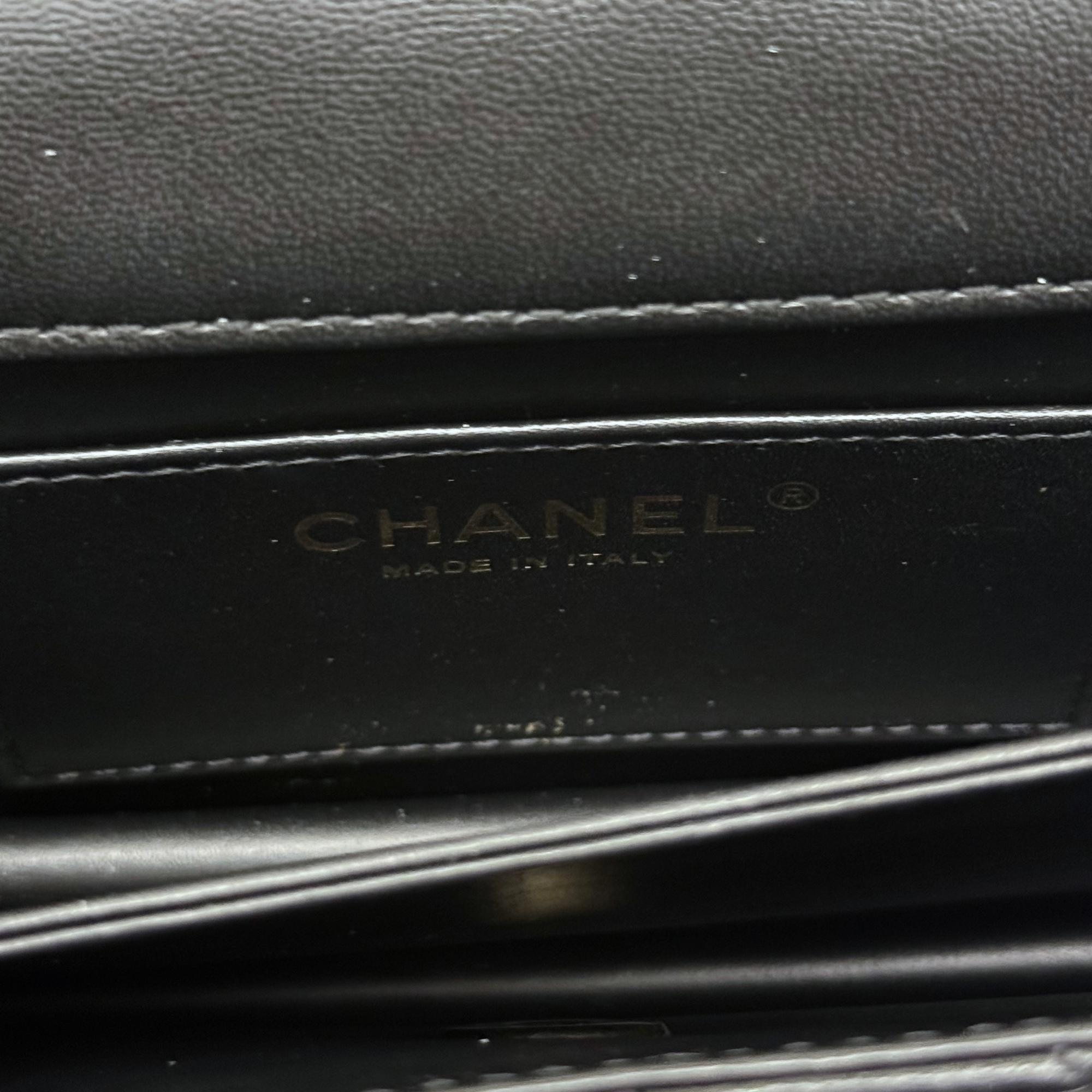 Chanel 2016-2017 East West Flap Pearl Strap Black Lambbskin (pre-owned)