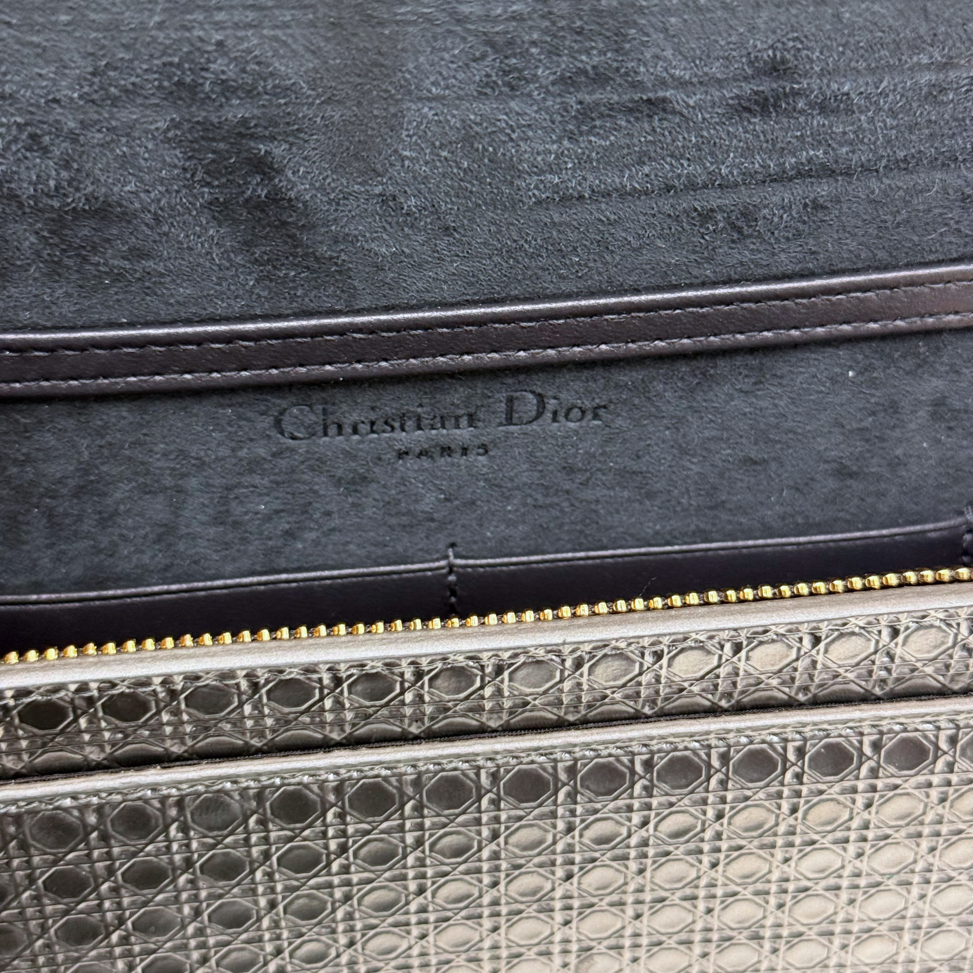Christian Dior Metallic Silver Micro Cannage 30 Montaigne 2-in-1 Pouch (pre-owned)