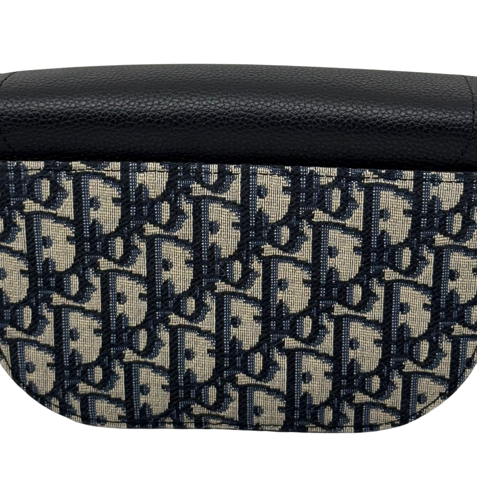 Dior Small Saddle Messenger Bag with Flap Beige and Black Dior Oblique Jacquard with Black Grained Calfskin (pre-owned)