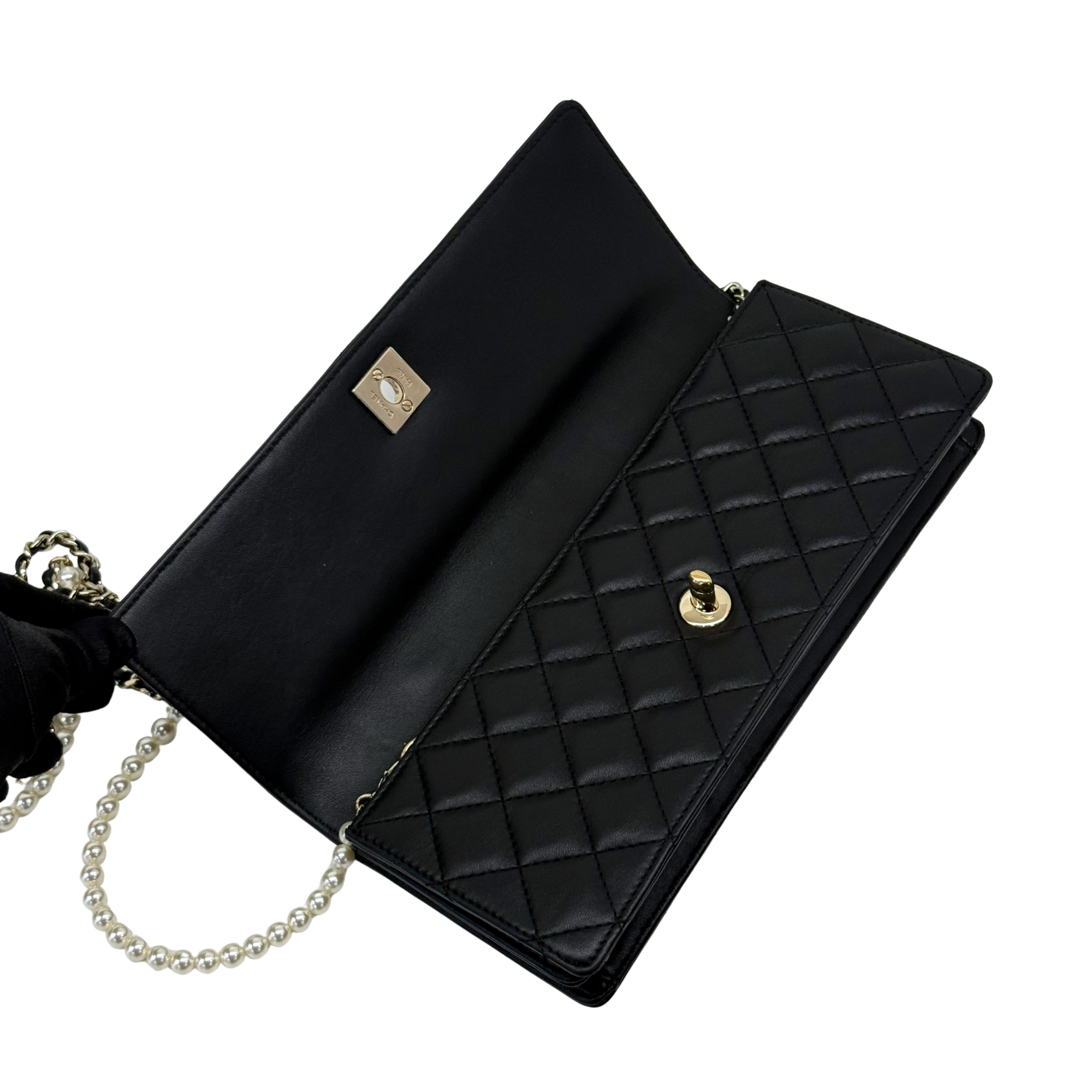 Chanel 2016-2017 East West Flap Pearl Strap Black Lambbskin (pre-owned)