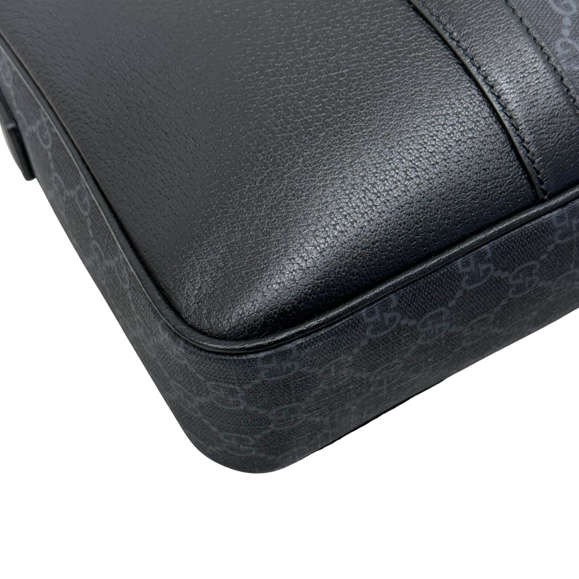 Gucci GG Supreme briefcase Black (brand new)