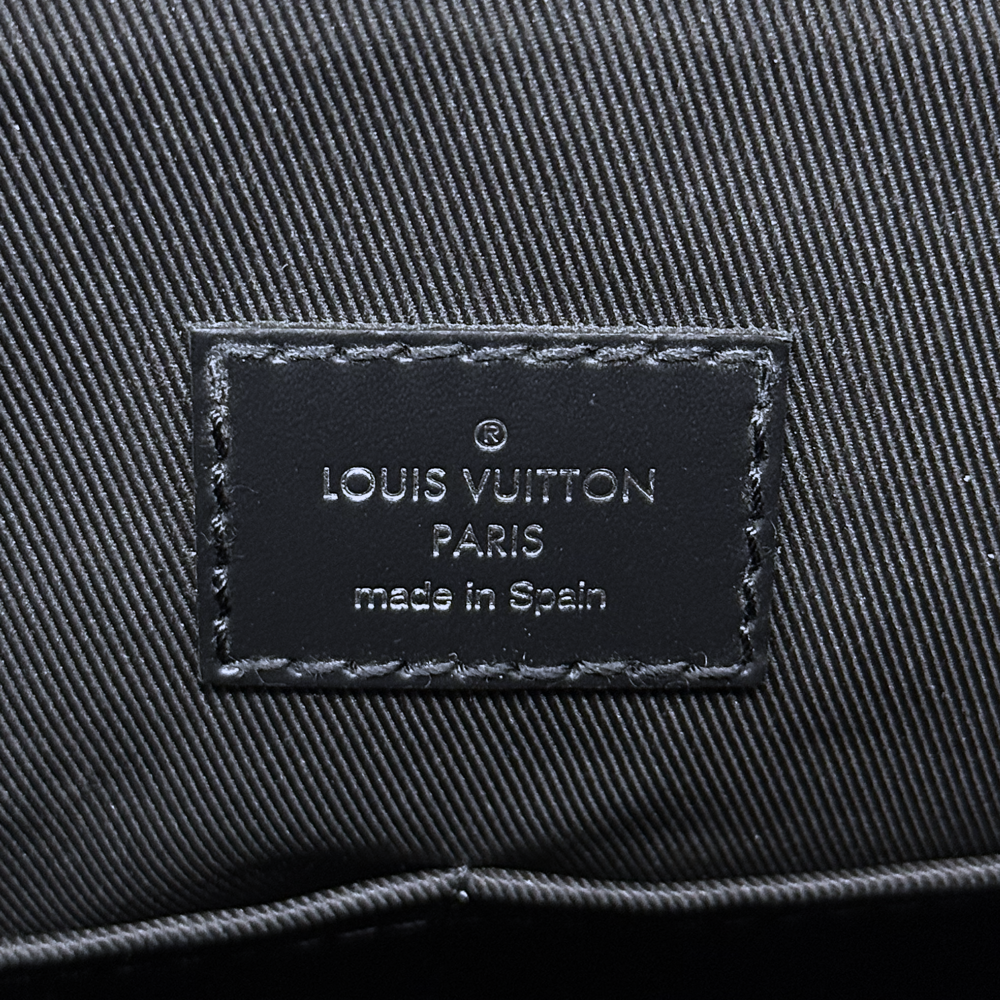 Louis Vuitton District Messenger Bag Monogram Eclipse Canvas MM crossbody bag black (pre-owned)