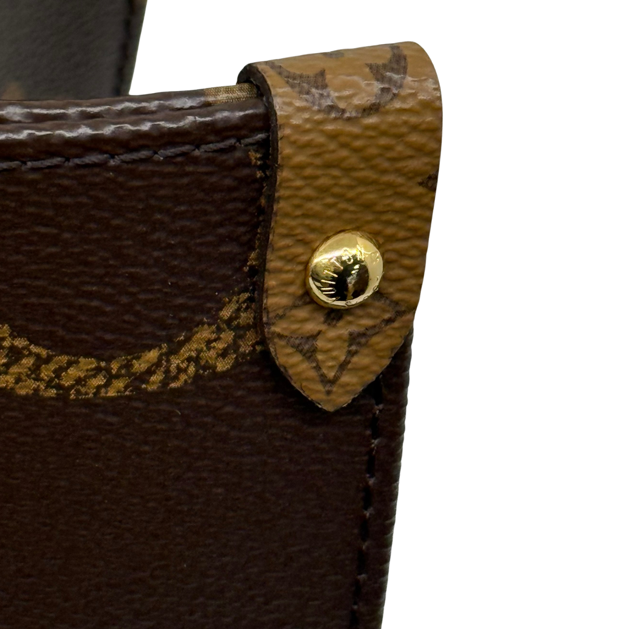 Louis Vuitton Monogram Reverse Giant OnTheGo MM bag (pre-owned)
