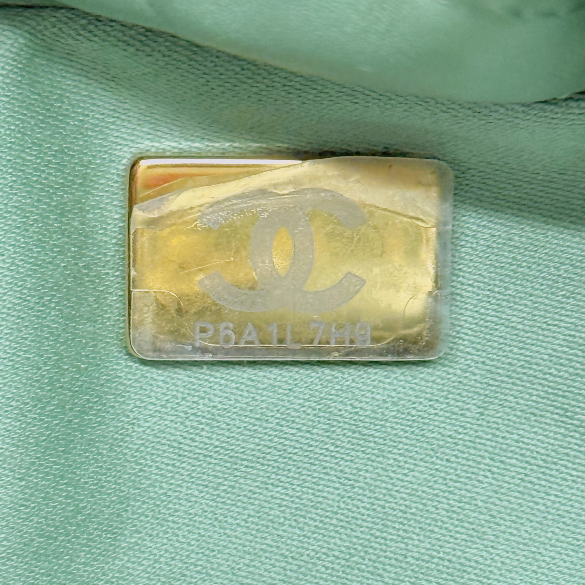 Chanel Lambskin Resin Quilted Small Bucket Bag Green (pre-owned)