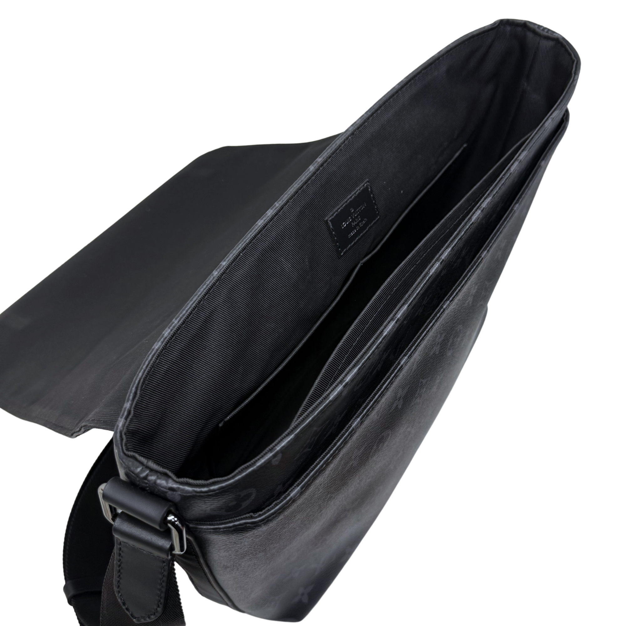 Louis Vuitton District Messenger Bag Monogram Eclipse Canvas MM crossbody bag black (pre-owned)