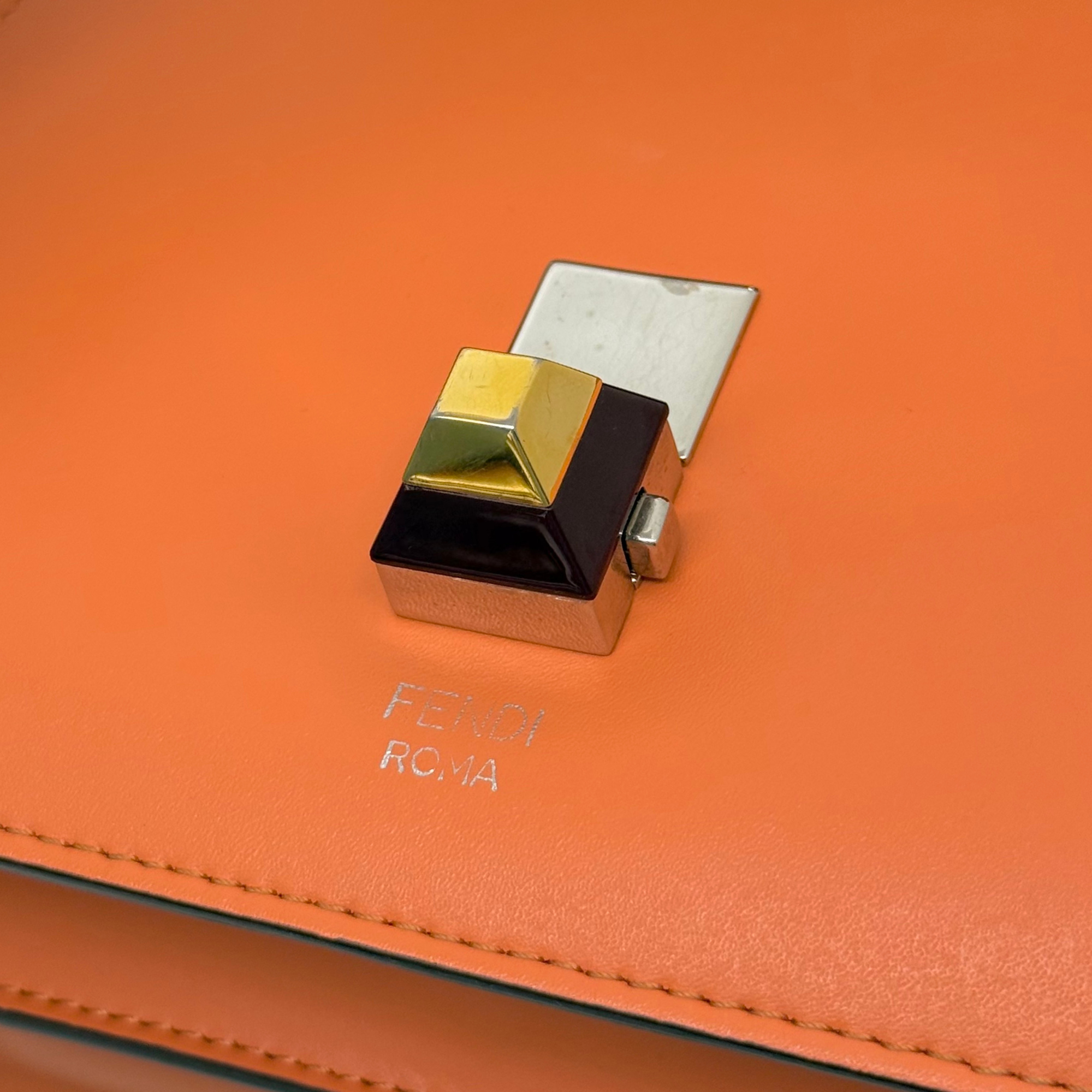 Fendi Kan I Small shoulder bag in orange leather (pre-owned)