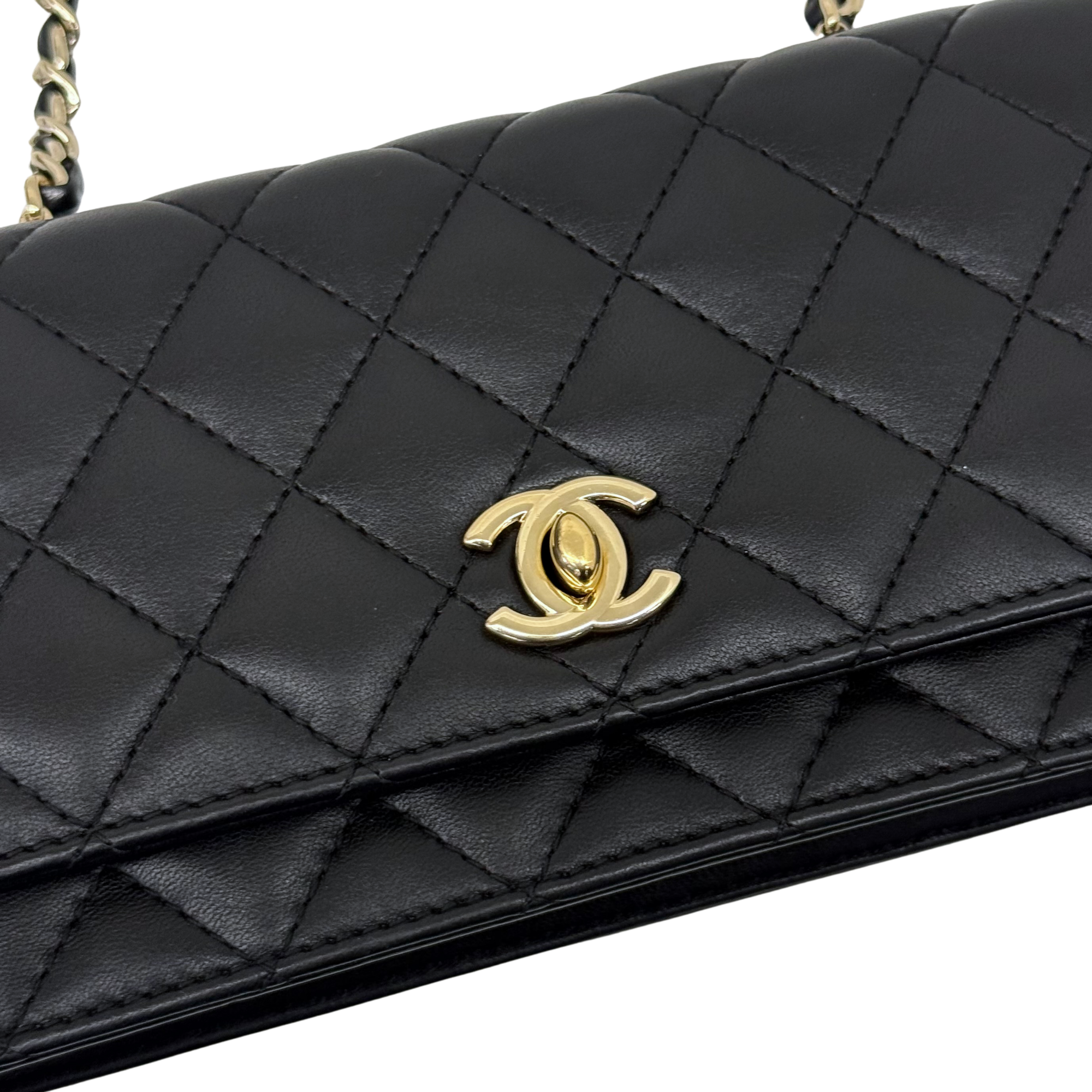Chanel 2016-2017 East West Flap Pearl Strap Black Lambbskin (pre-owned)