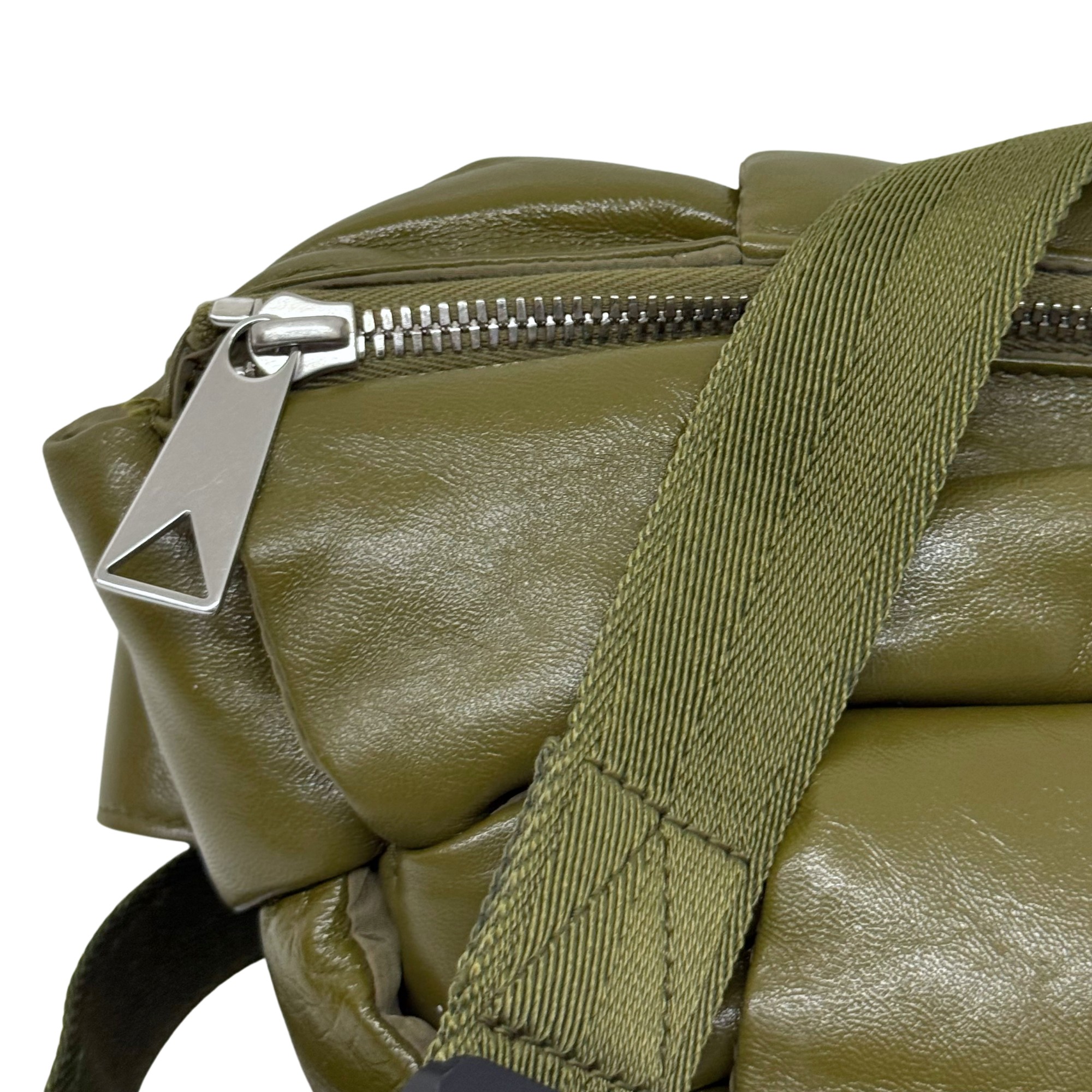 Bottega Veneta CASSETTE Lambskin Fanny Pack Moss Green (brand new)