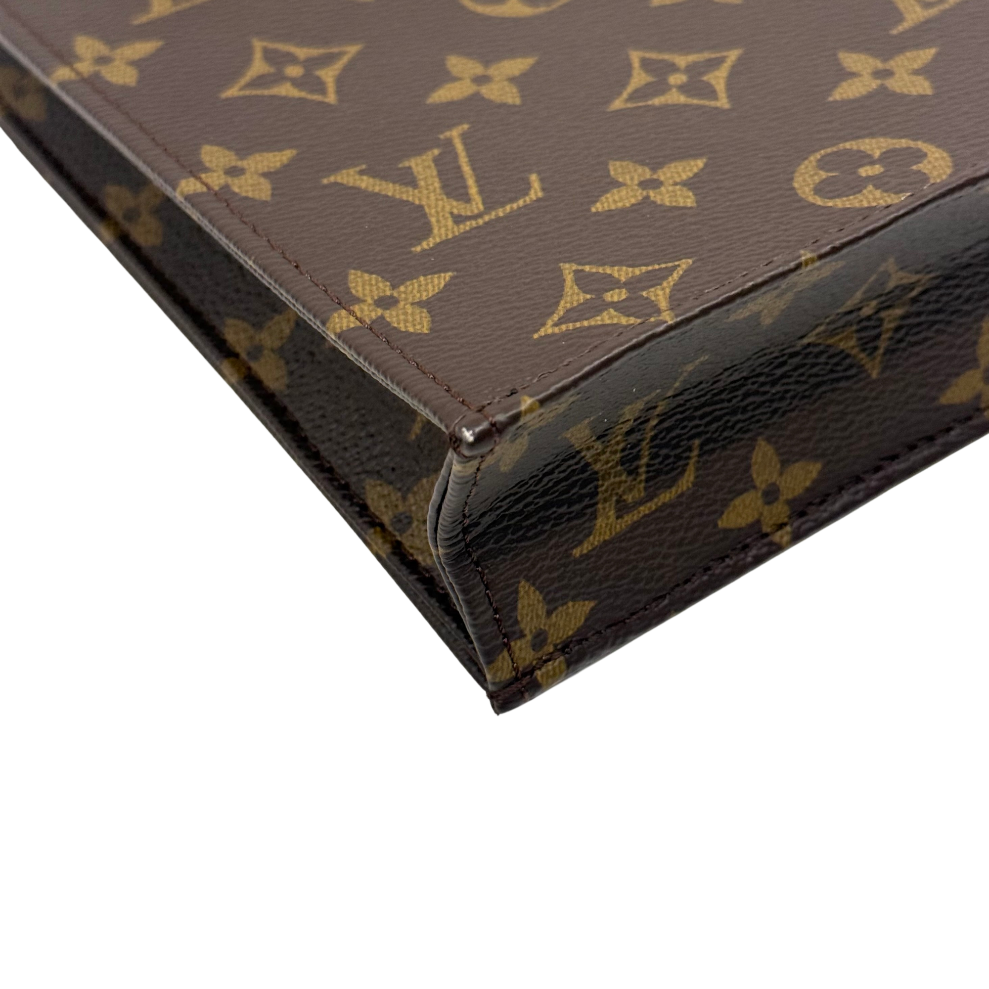 Pre-owned Louis Vuitton monogram handbag bottom corner detail with stitched edges
