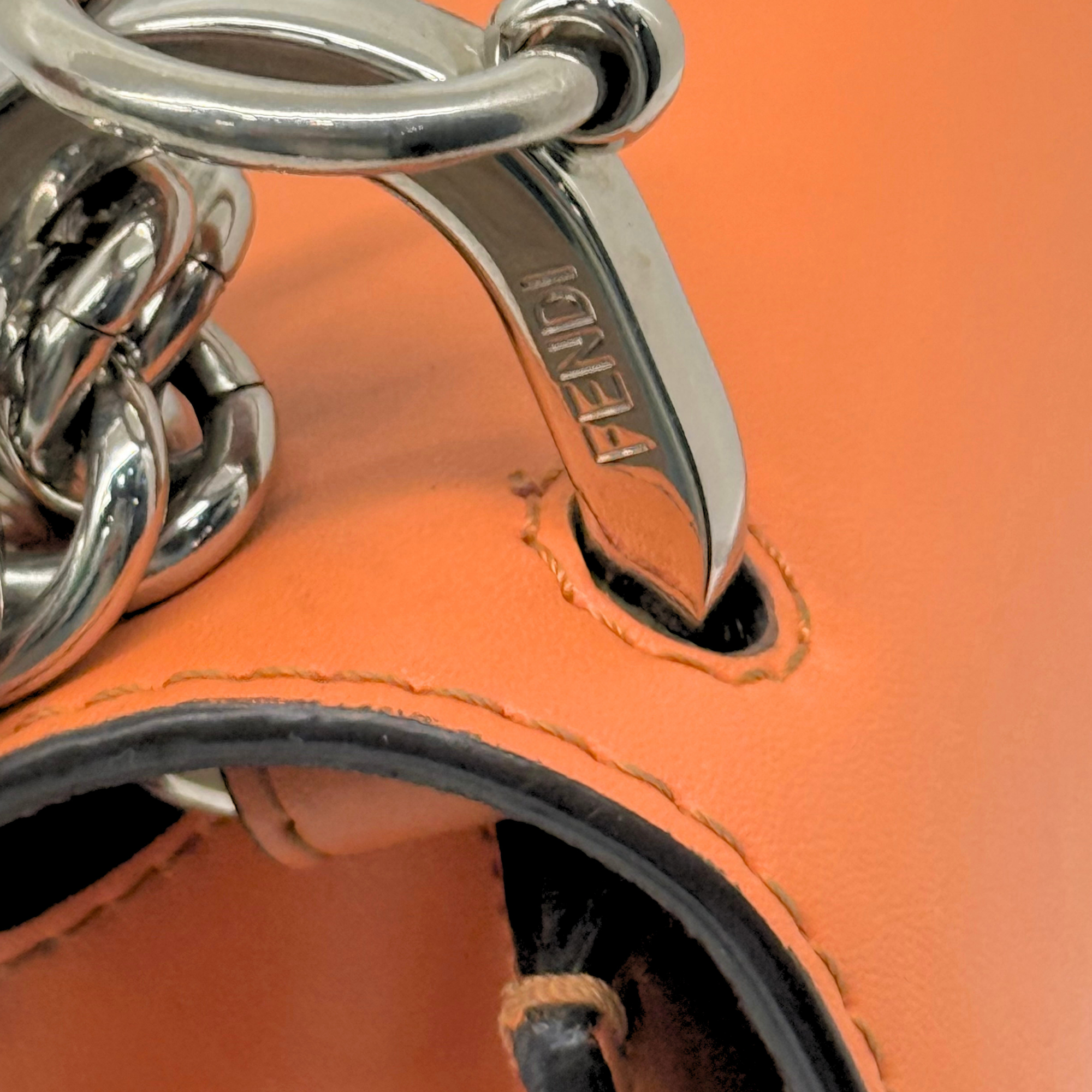 Fendi Kan I Small shoulder bag in orange leather (pre-owned)