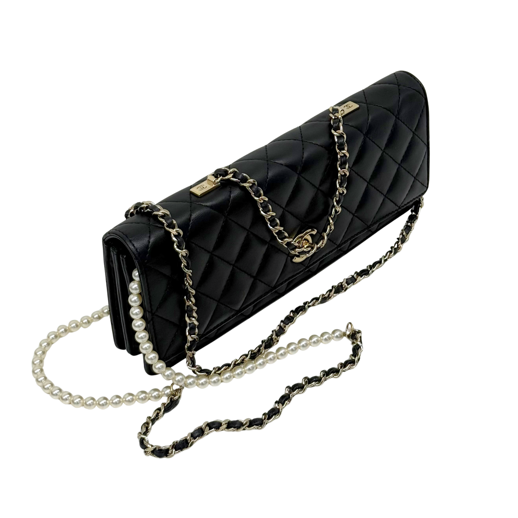 Chanel 2016-2017 East West Flap Pearl Strap Black Lambbskin (pre-owned)