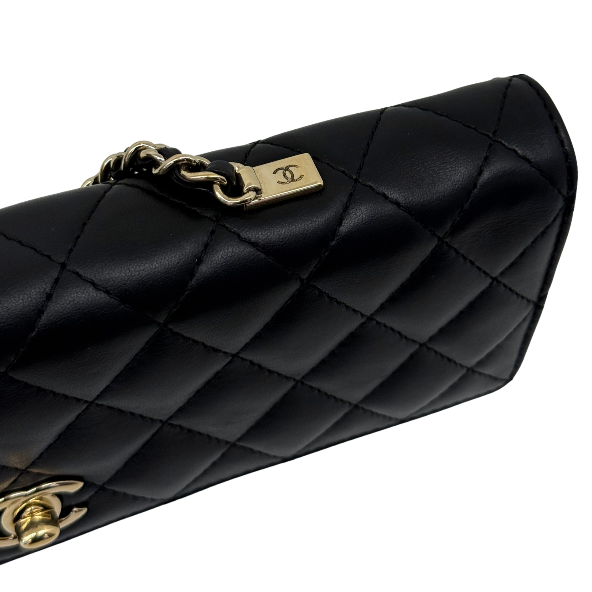 Chanel 2016-2017 East West Flap Pearl Strap Black Lambbskin (pre-owned)