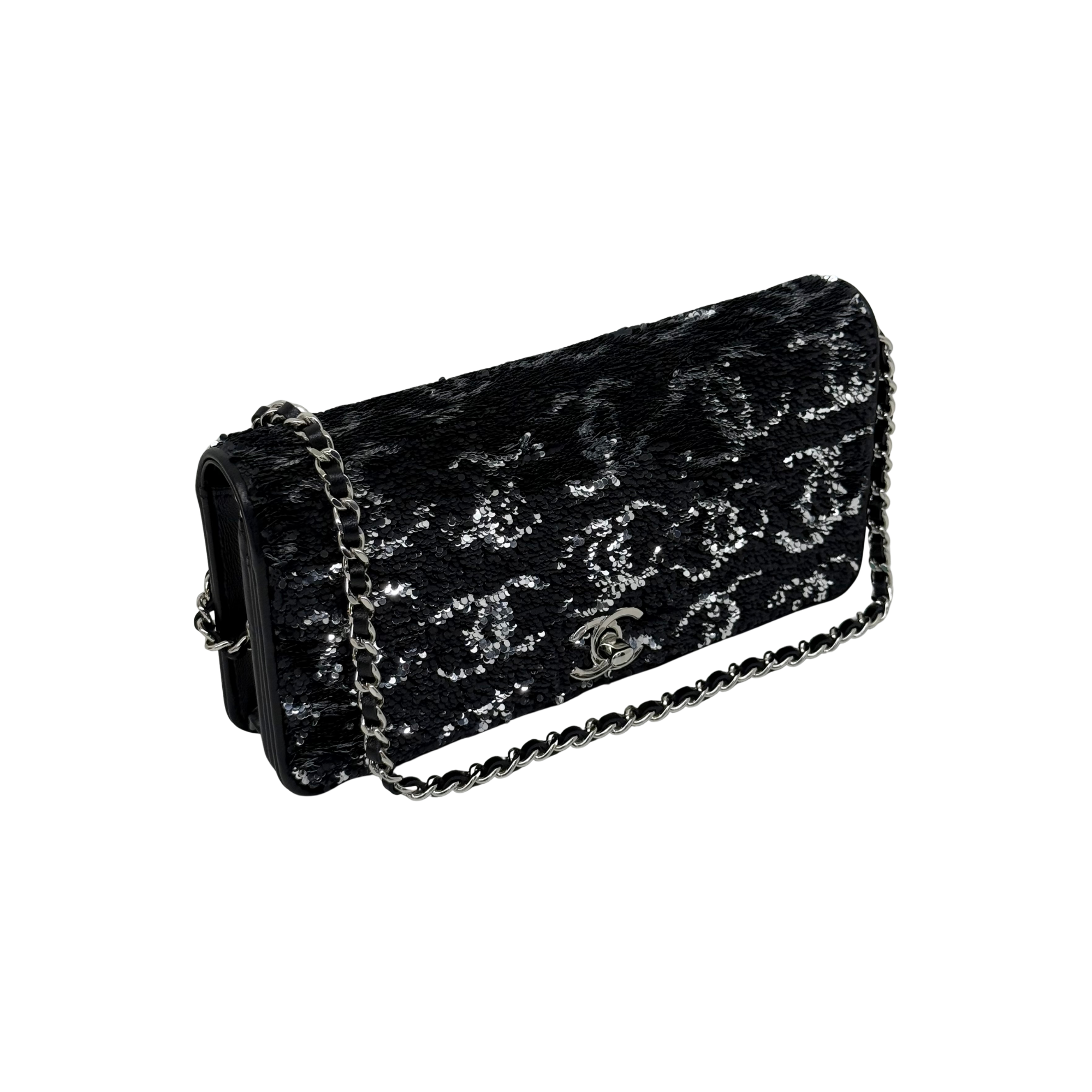 Chanel 23B Black Silver CC Logo Sequin Clutch On Chain Silver Hardware microchipped (pre-owned)