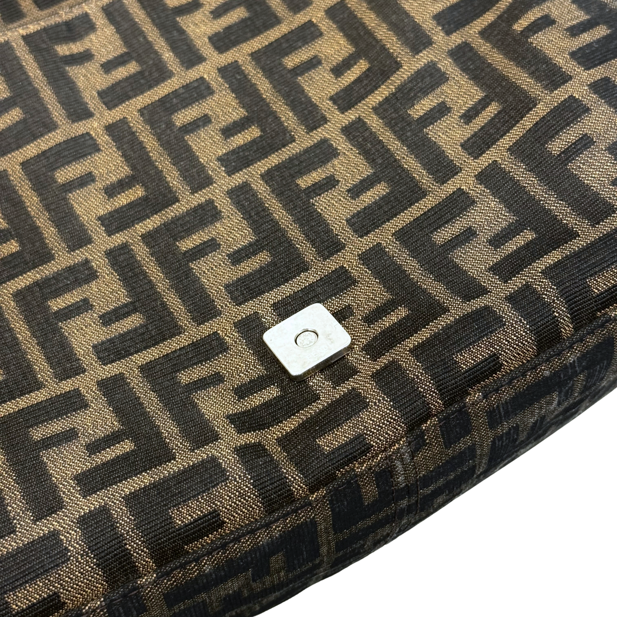 Fendi 2000 Zucca logo-pattern shoulder bag
(pre-owned)