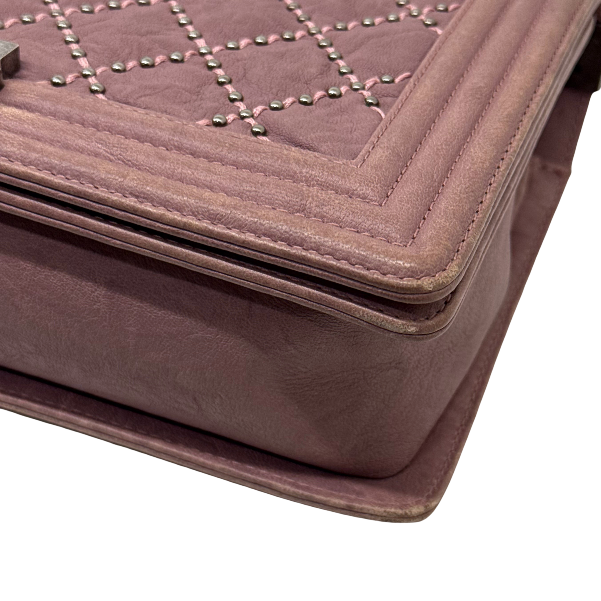Chanel 2015-2016 Crumpled Lambskin Medium Studded Boy Flap Pink (pre-owned)