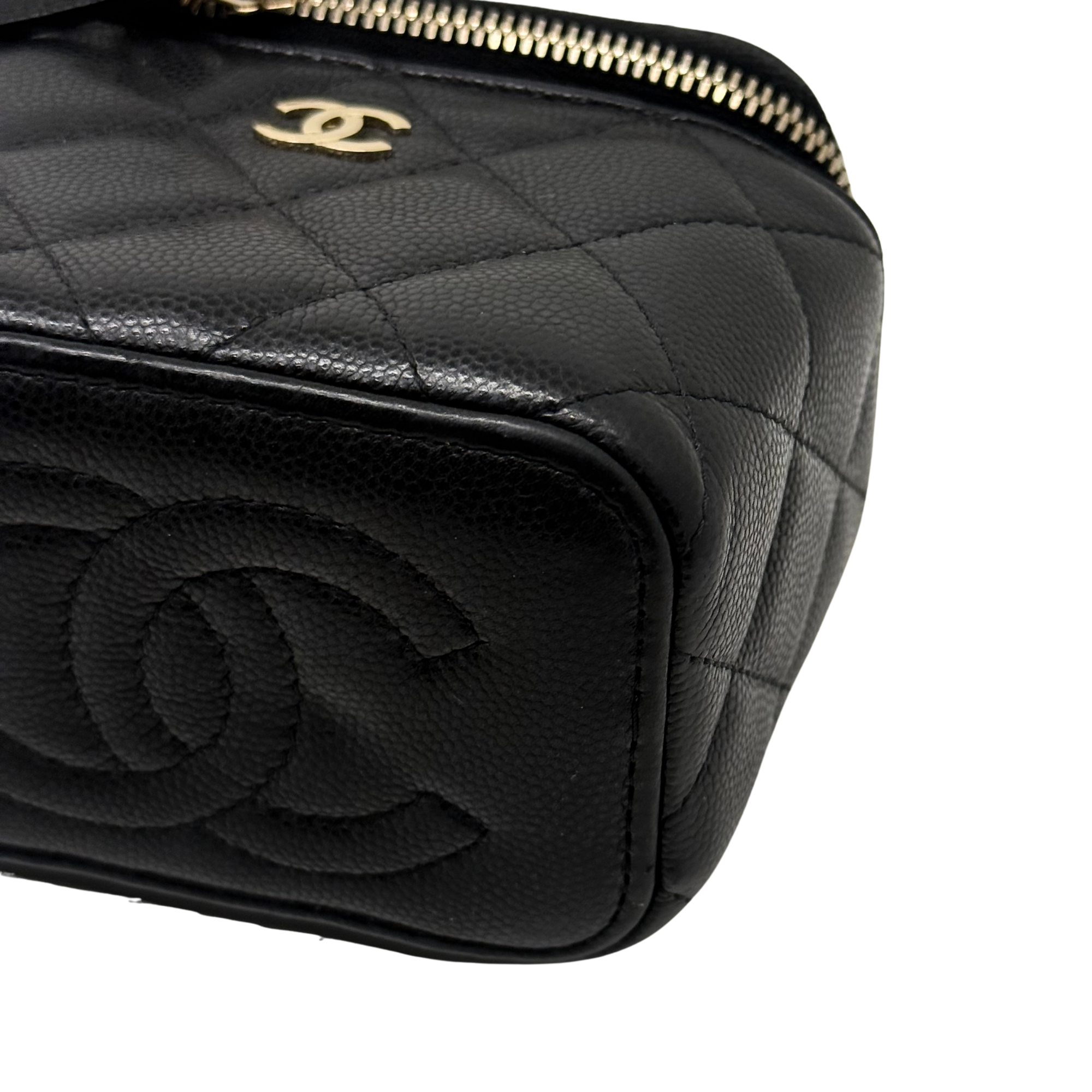 Pre-owned Chanel black quilted leather panel with CC logo in embossed stitching