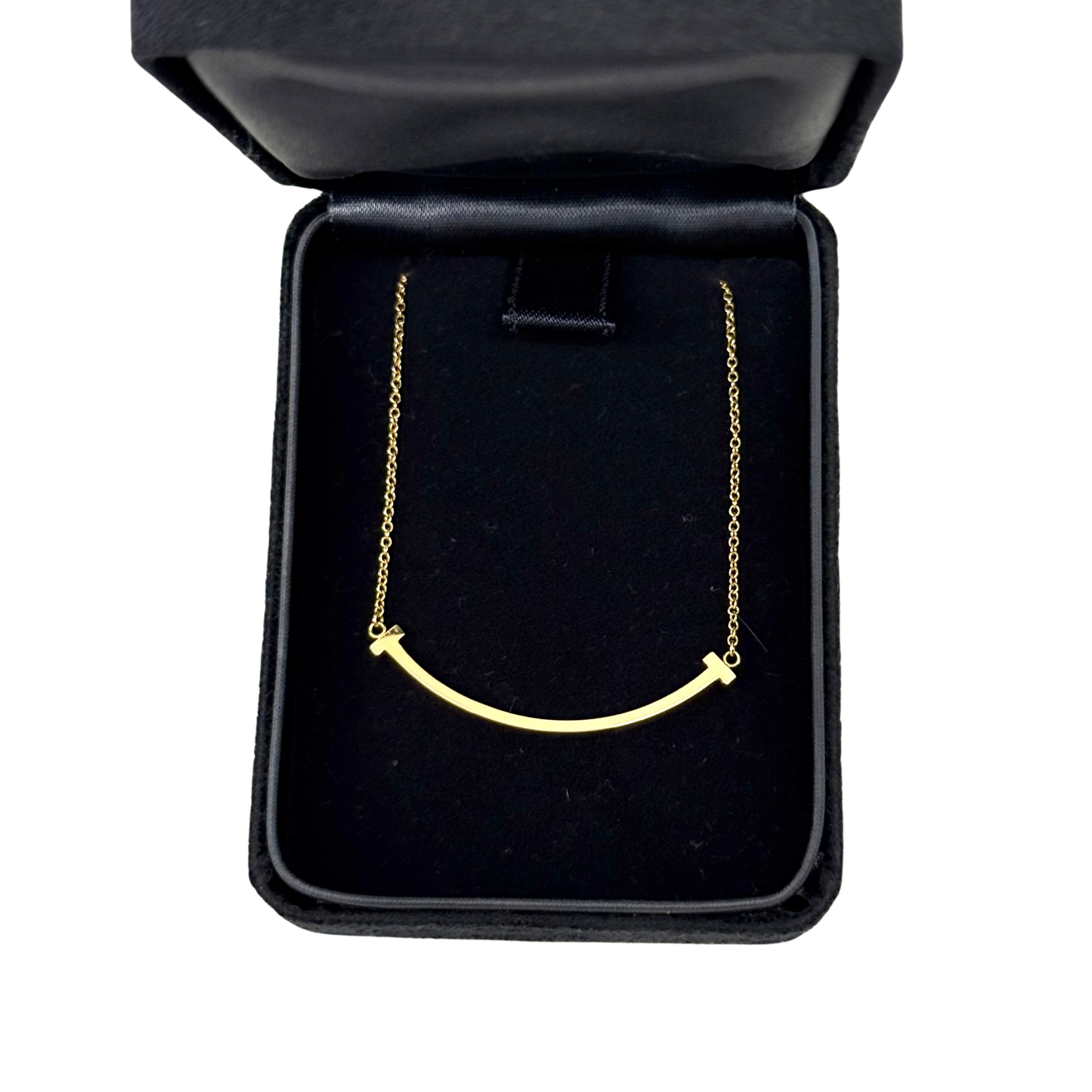 Tiffany & Co. Smile Pendant
in 18k Yellow Gold Small Necklace (pre-owned)