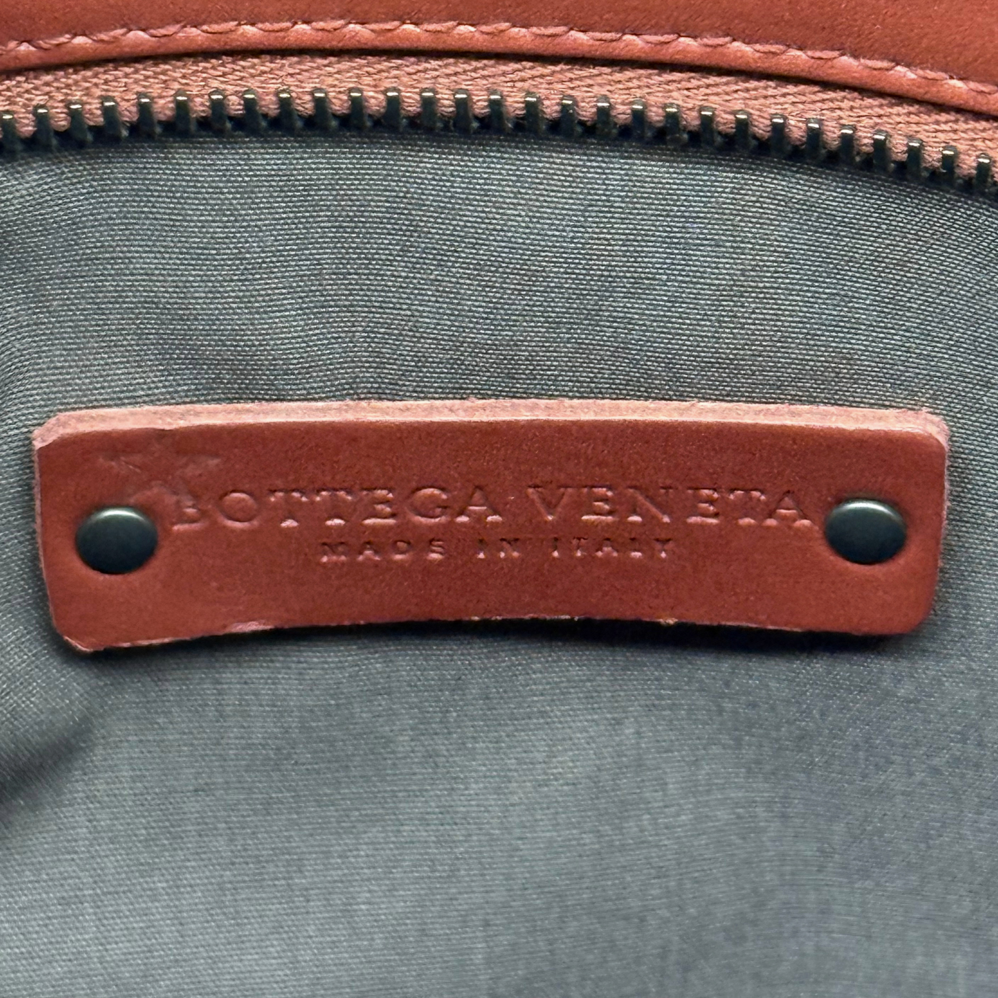 Bottega Veneta Nappa Intrecciato Flat Messenger Crossbody Bag
 (brand new)