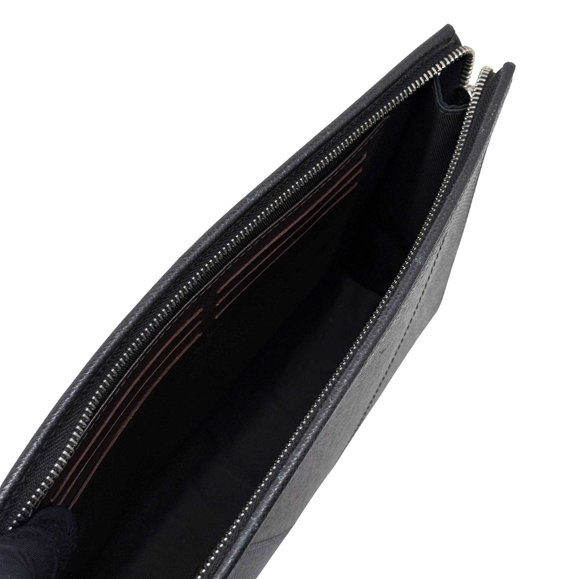 Louis Vuitton Pochette Voyage Taiga Leather MM (pre-owned)