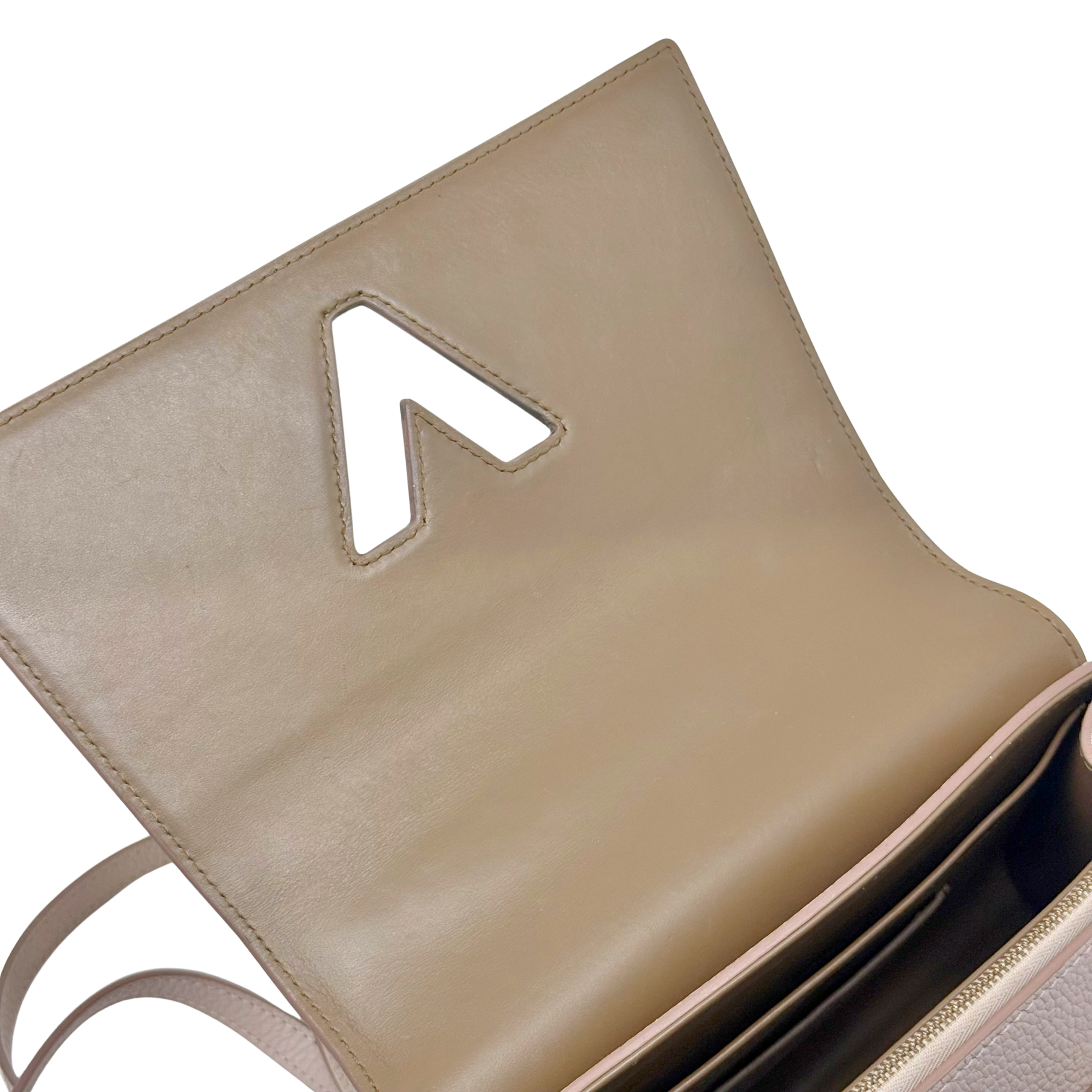 Louis Vuitton Twist BB Beige Grained Epi Leather Top Handle Bag
 (pre-owned)