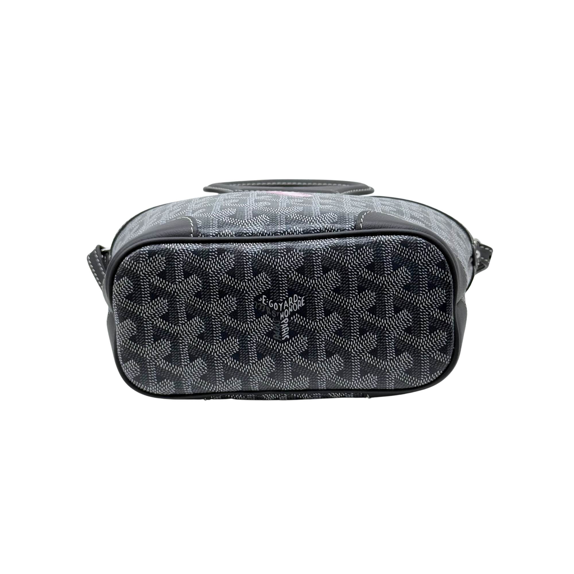 Pre-owned Goyard bag front view with patterned canvas and top clasp