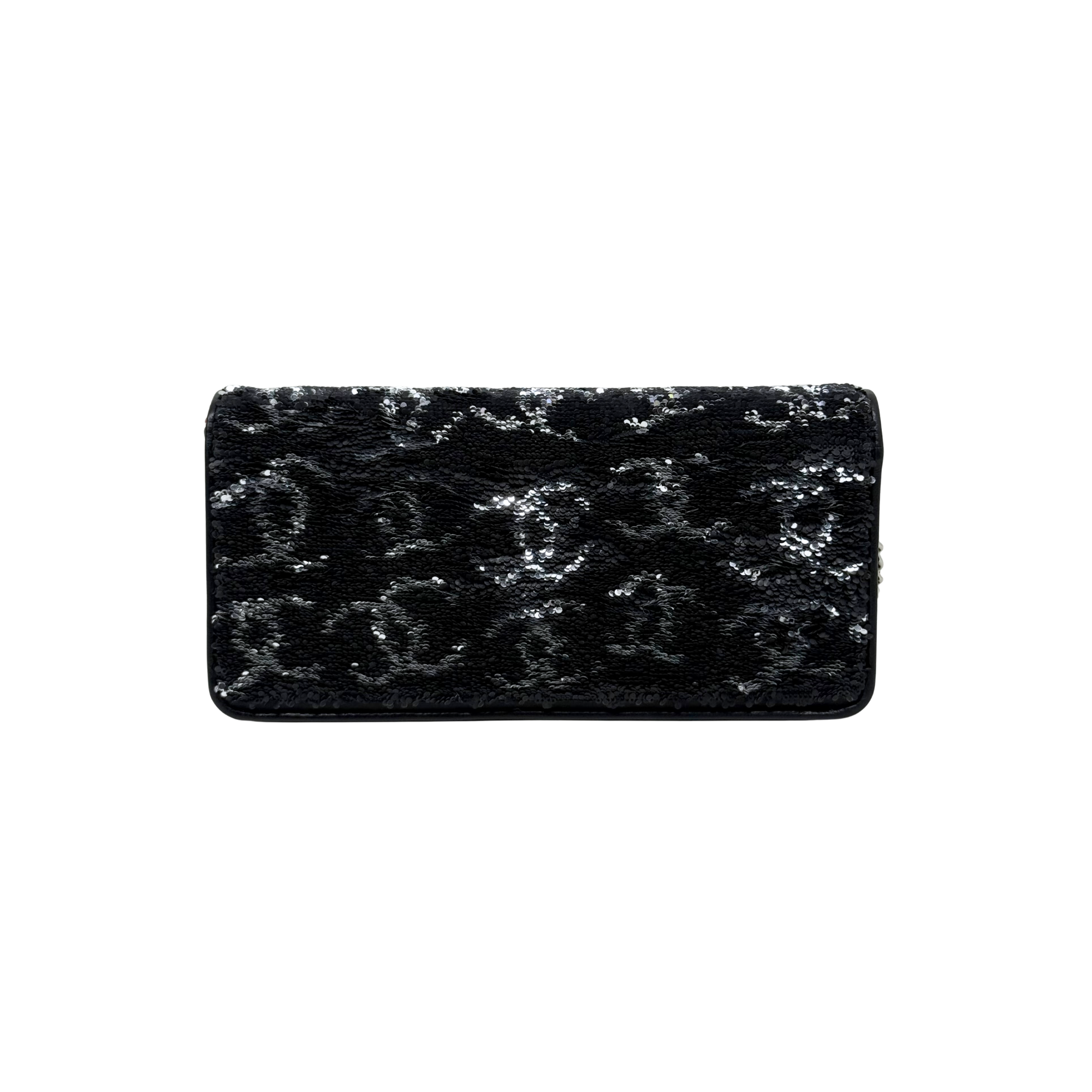 Chanel 23B Black Silver CC Logo Sequin Clutch On Chain Silver Hardware microchipped (pre-owned)
