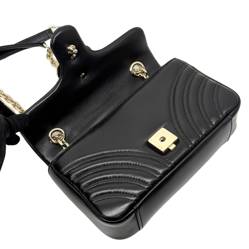 Gucci shoulder bag open top with black leather interior and gold chain strap hardware