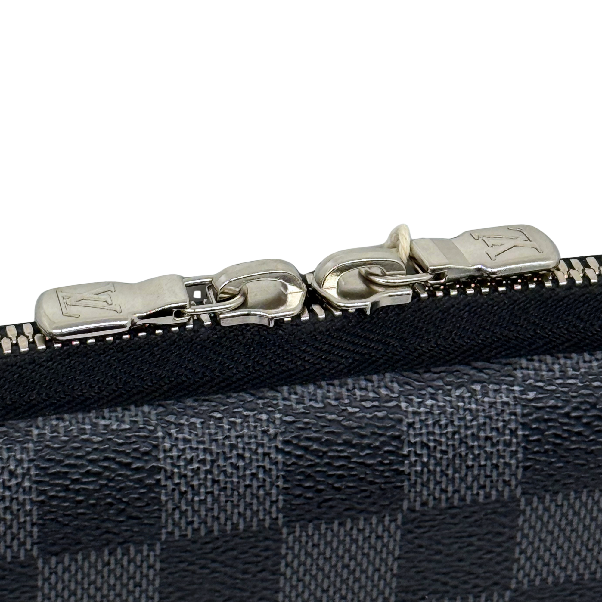 Louis Vuitton Damier Graphite Canvas Laptop Sleeve (pre-owned)