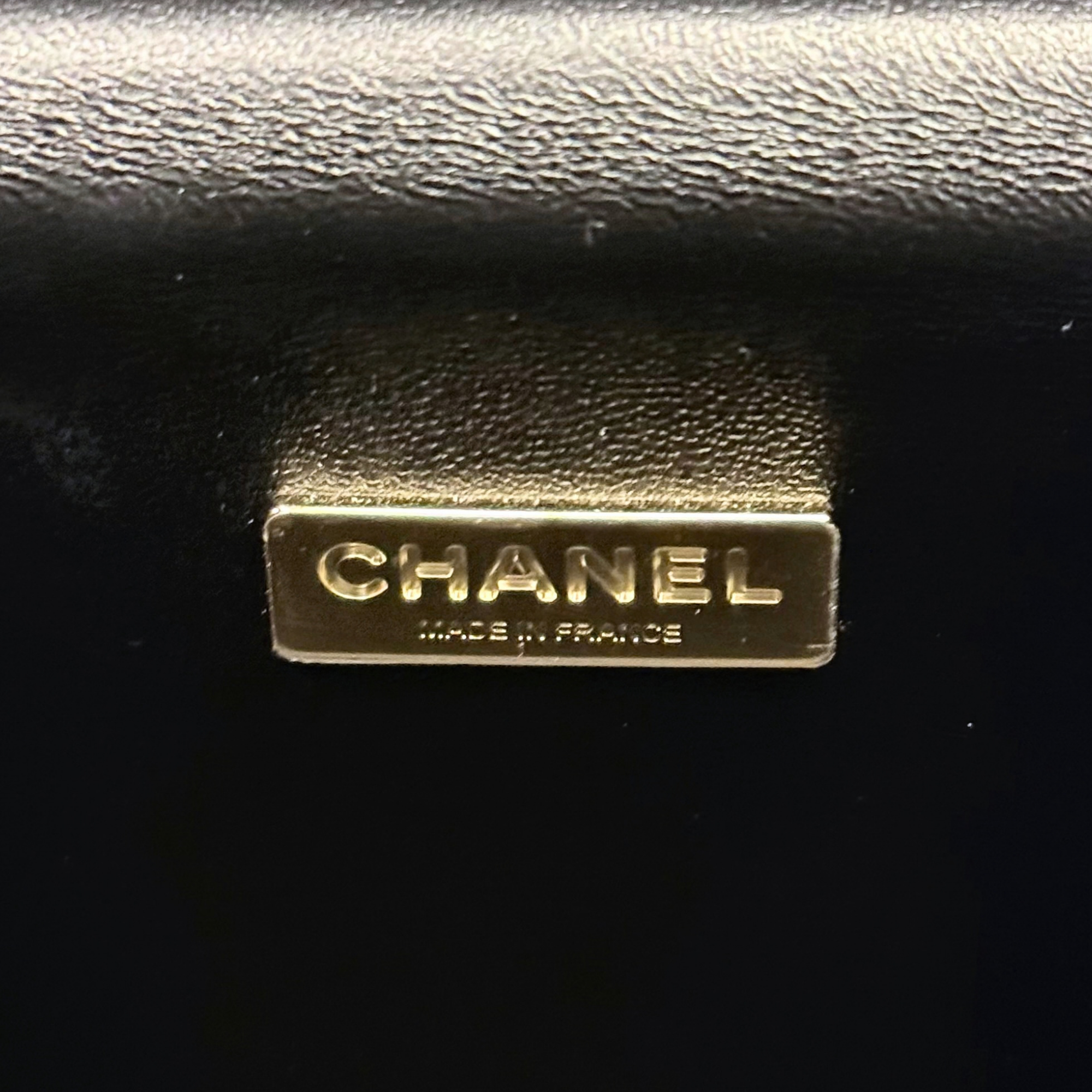 Chanel Small Box Shoulder Bag in black patent calfskin microchipped (pre-owned)
