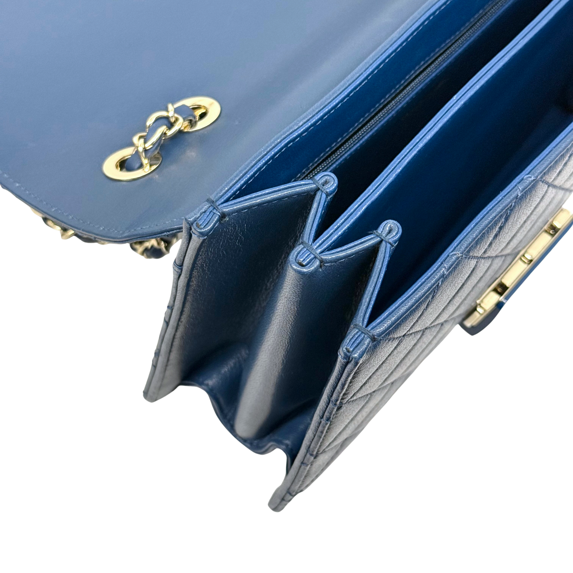 Chanel Beauty Lock Matelasse shoulder bag (pre-owned)