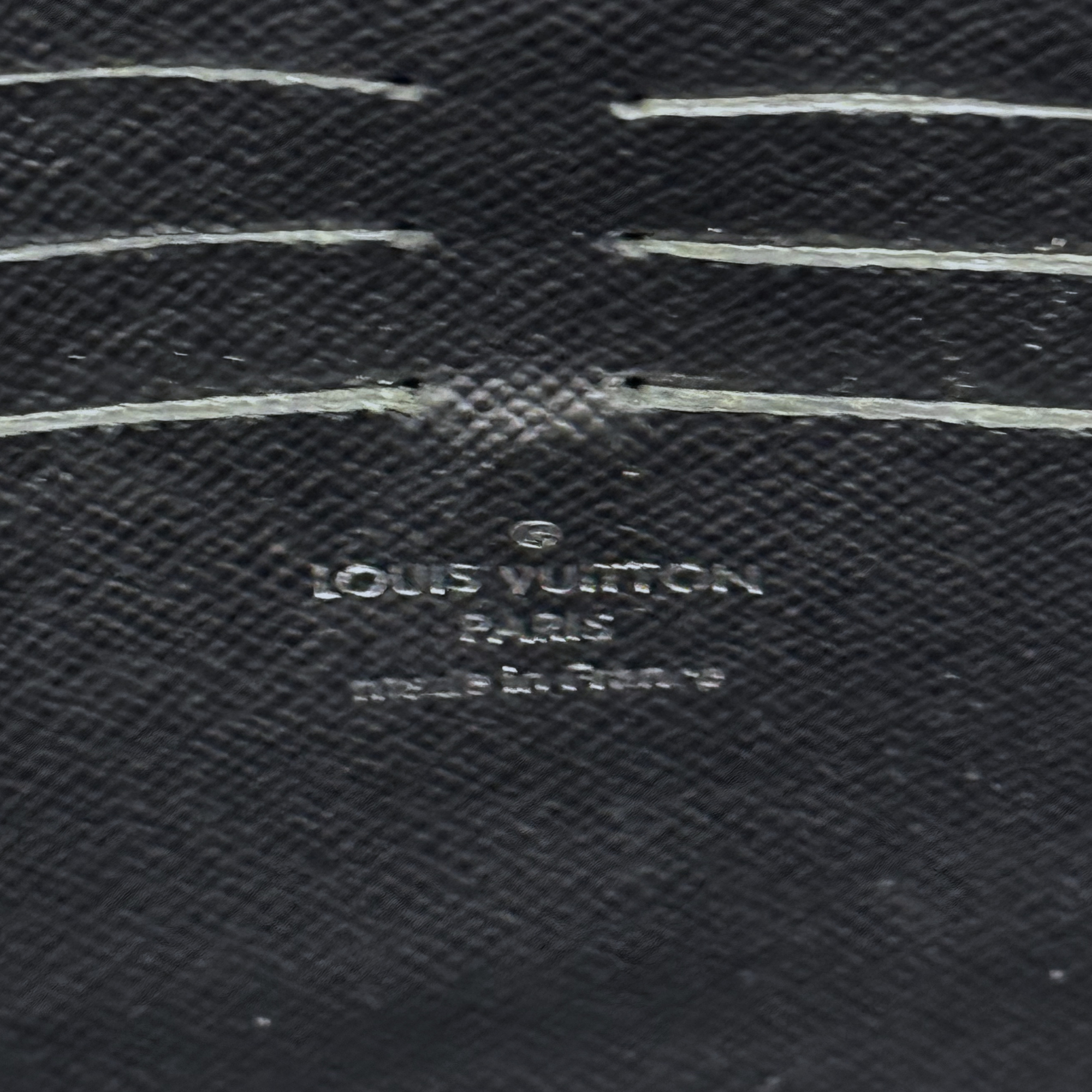 Louis Vuitton Damier Graphite Pochette Voyage MM clutch bag Black (pre-owned)