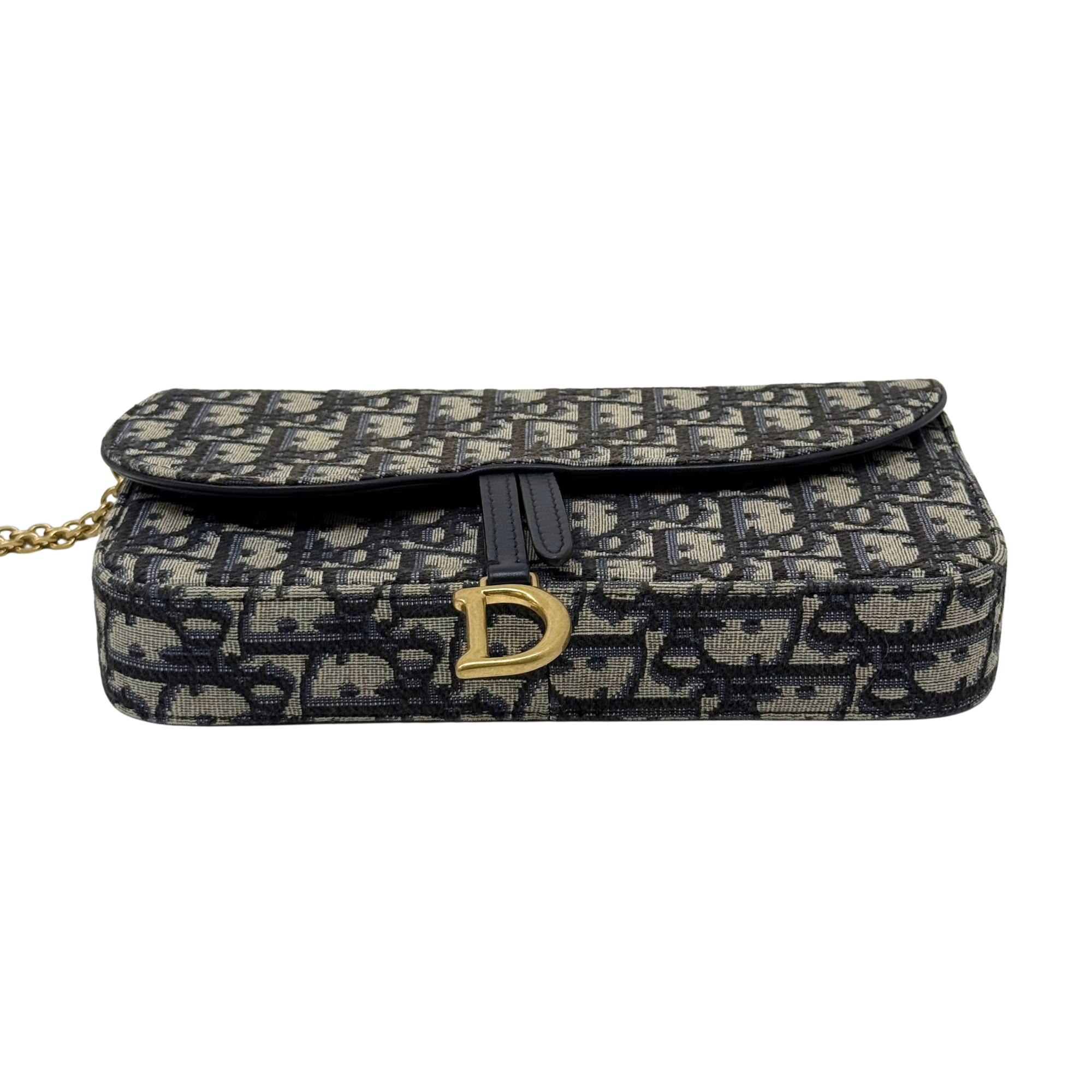 Pre-owned Dior shoulder bag with flap, gold D clasp, and chain strap