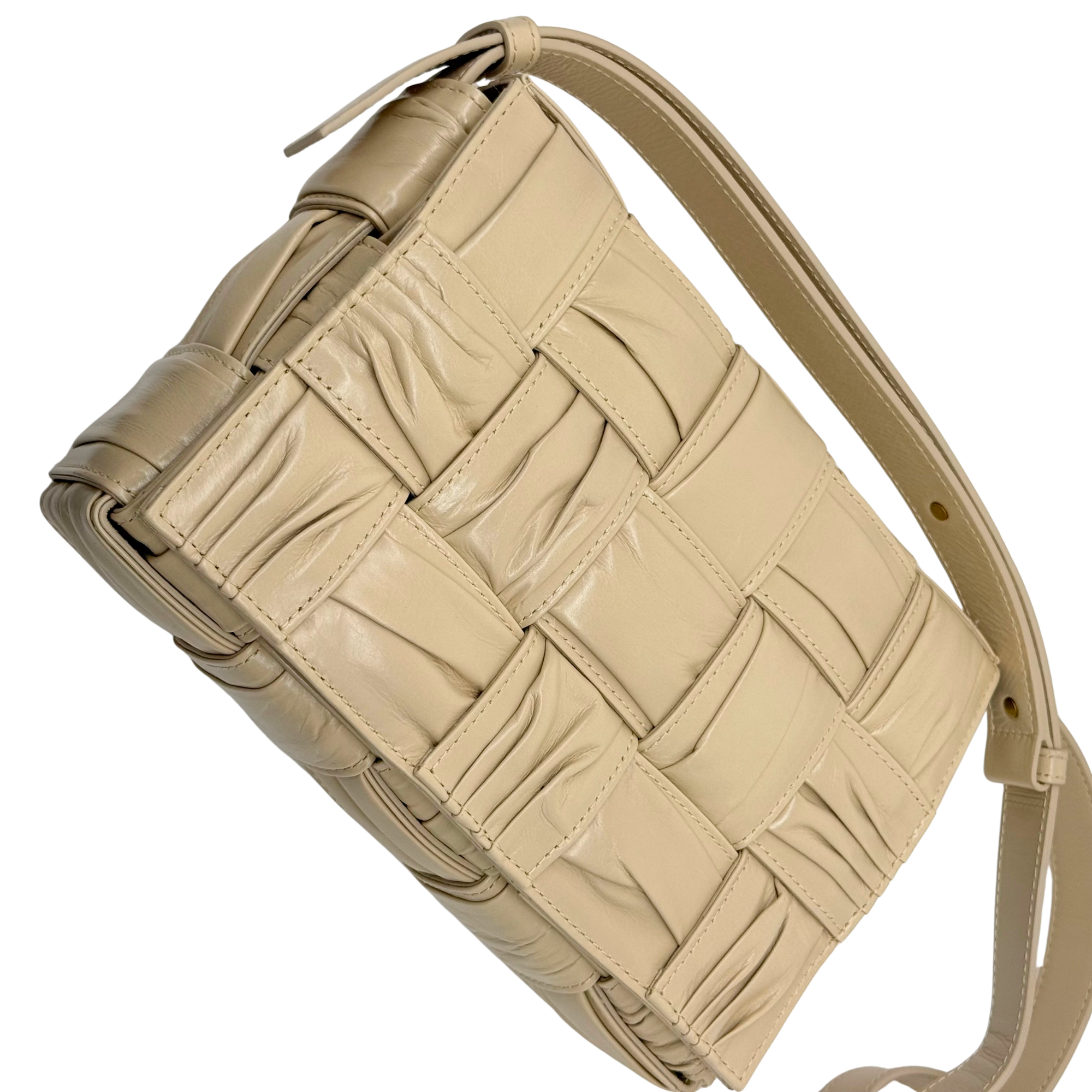 Bottega Calfskin Intreccio Plisse Cassette Crossbody Bag Porridge / beige (brand new)
