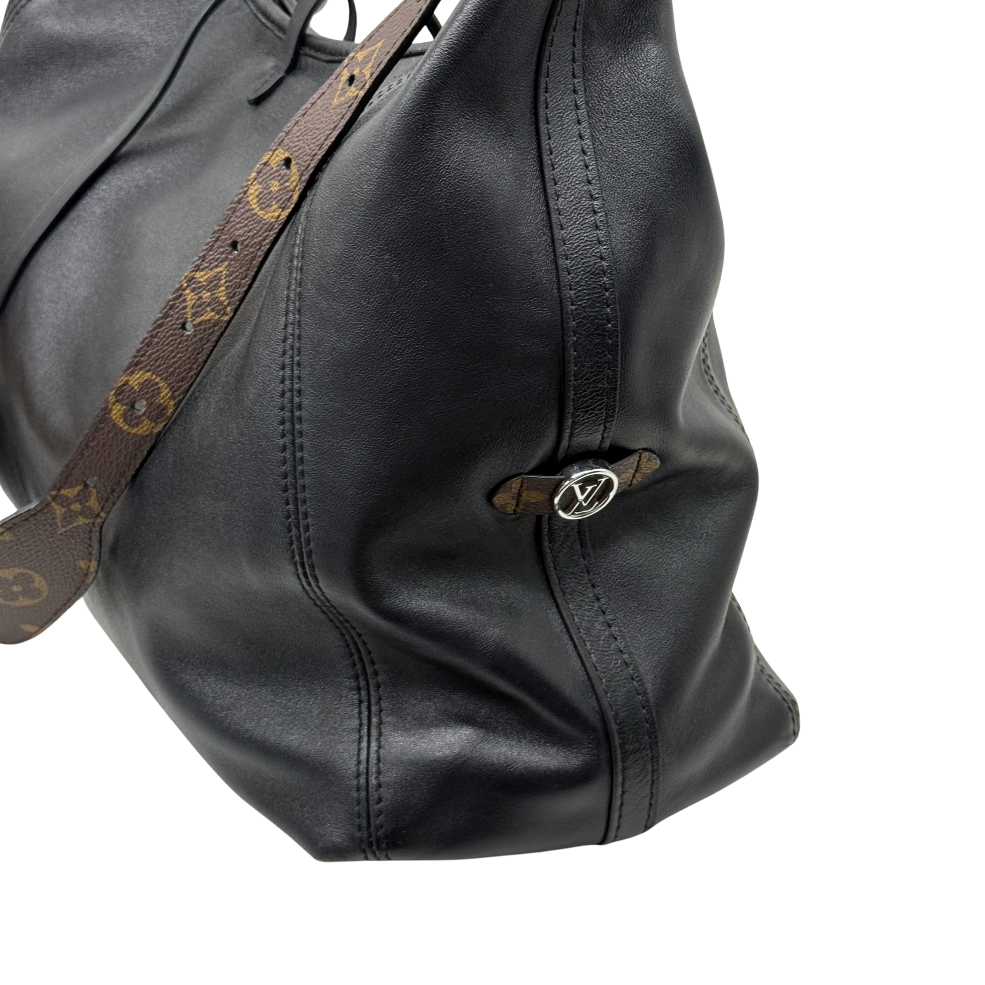 Louis Vuitton CarryAll Vibe MM (pre-owned)