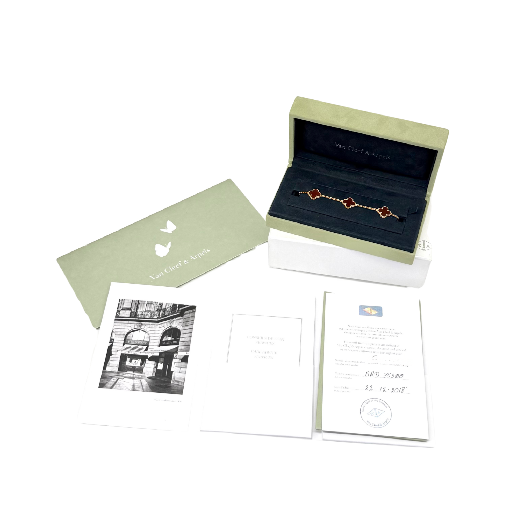 Van Cleef & Arpels bracelet set with box and included papers