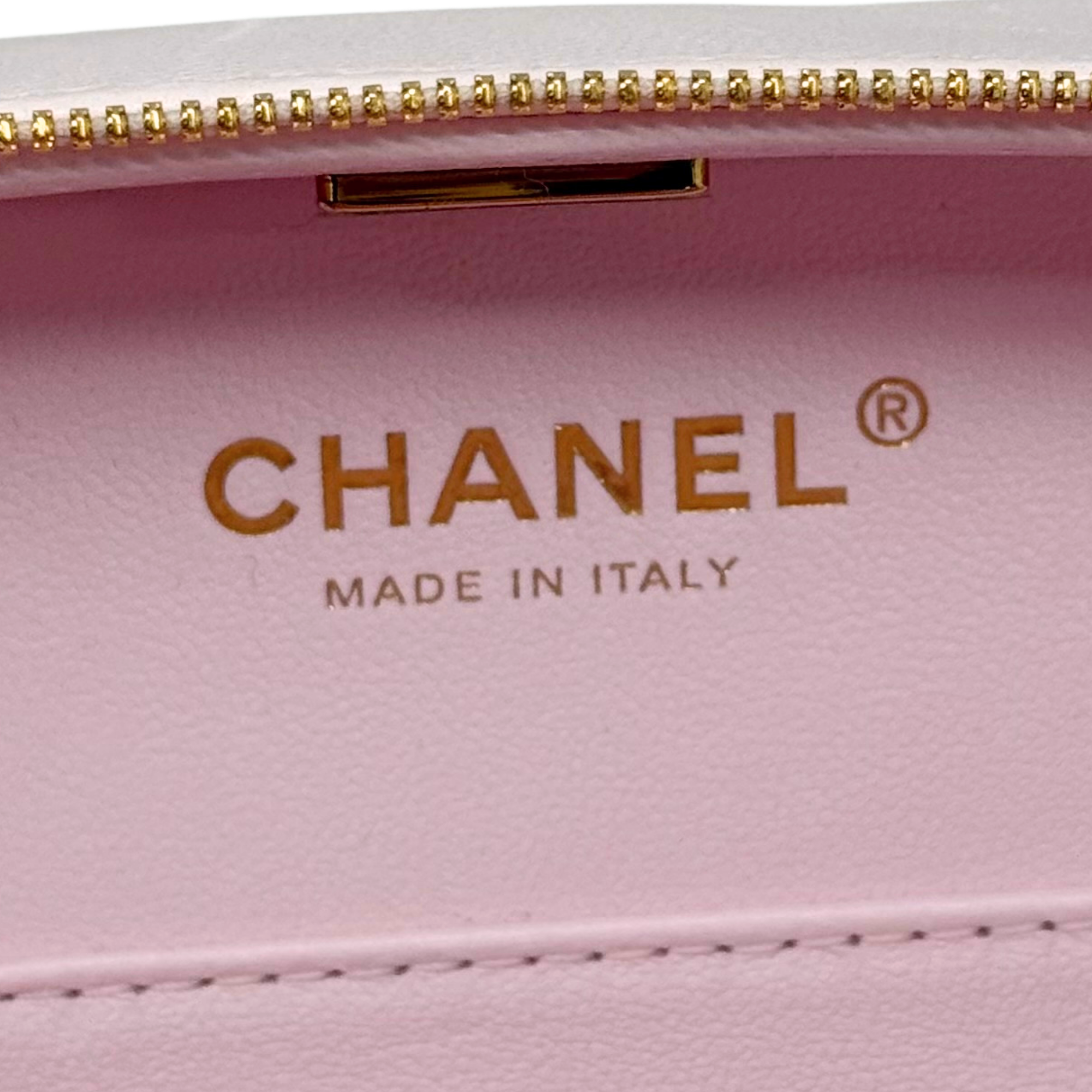 Chanel Pink Vanity Case In Lambskin & Lacquered Metal Microchipped (pre-owned)
