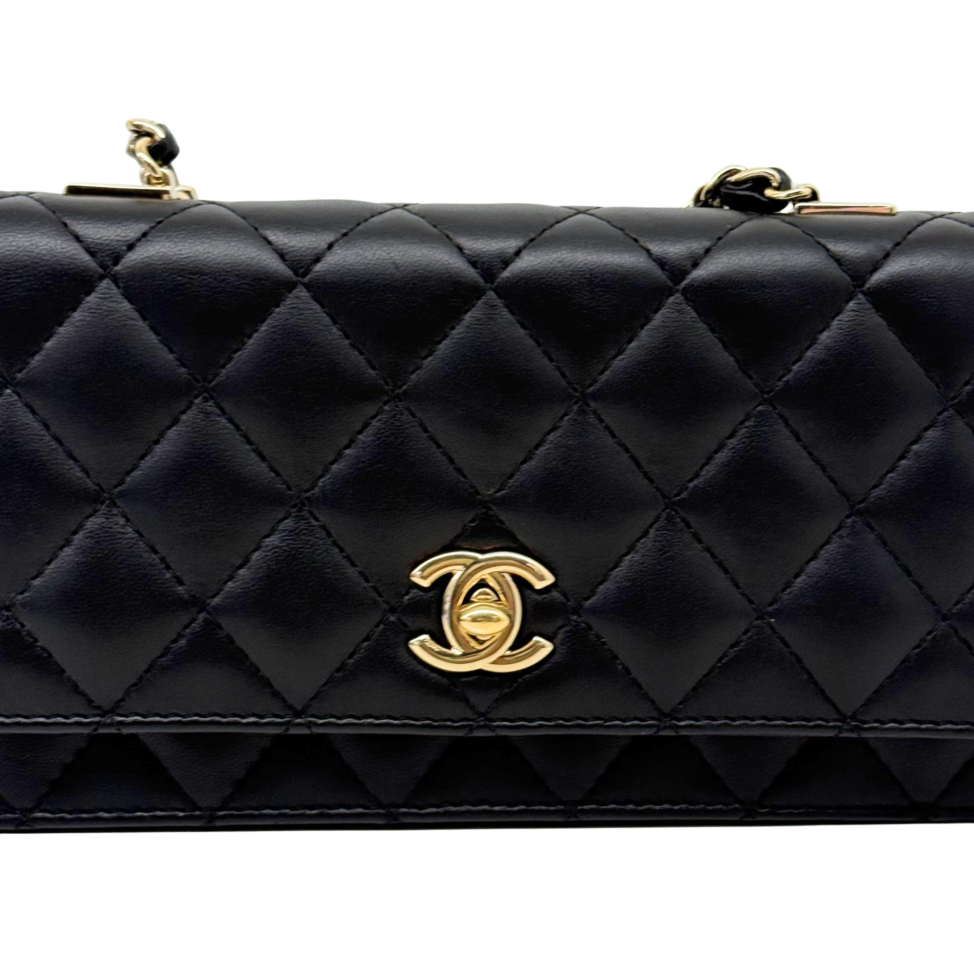 Chanel 2016-2017 East West Flap Pearl Strap Black Lambbskin (pre-owned)