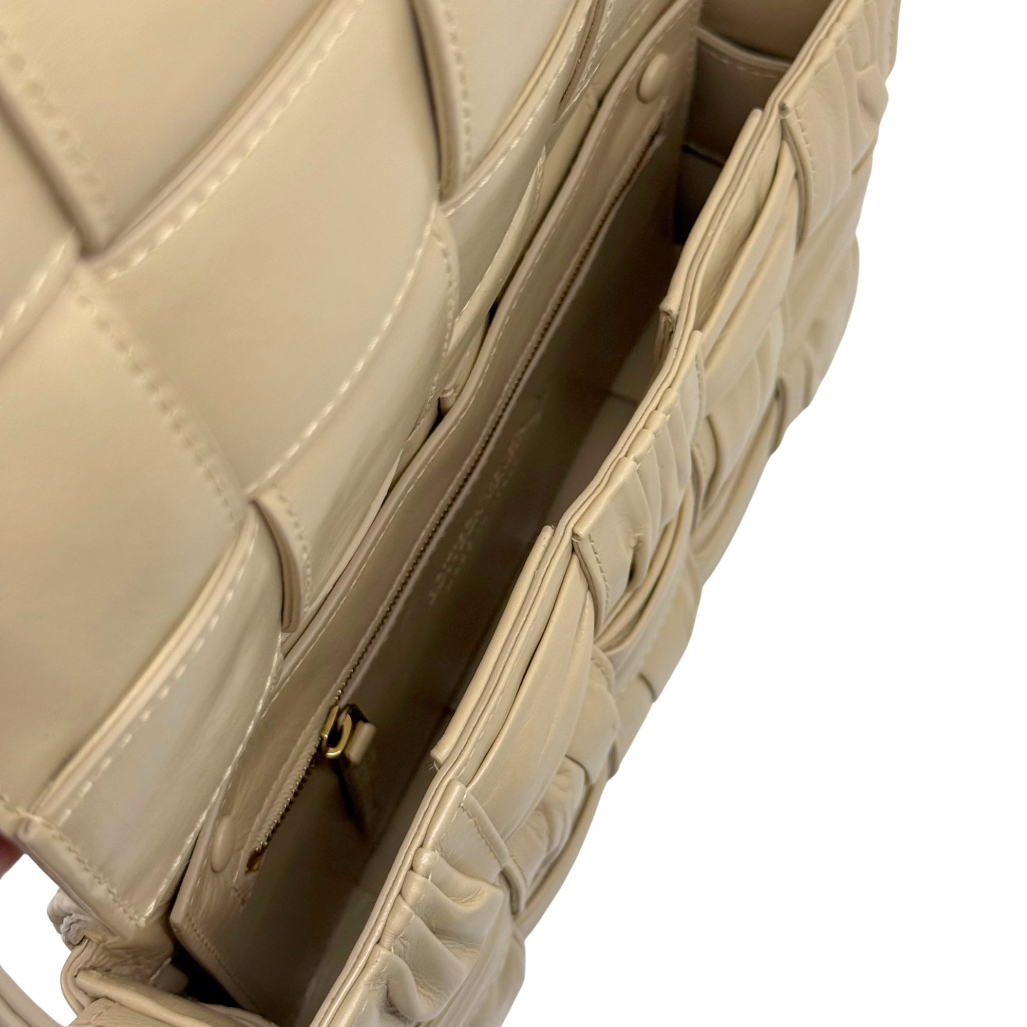 Bottega Calfskin Intreccio Plisse Cassette Crossbody Bag Porridge / beige (brand new)