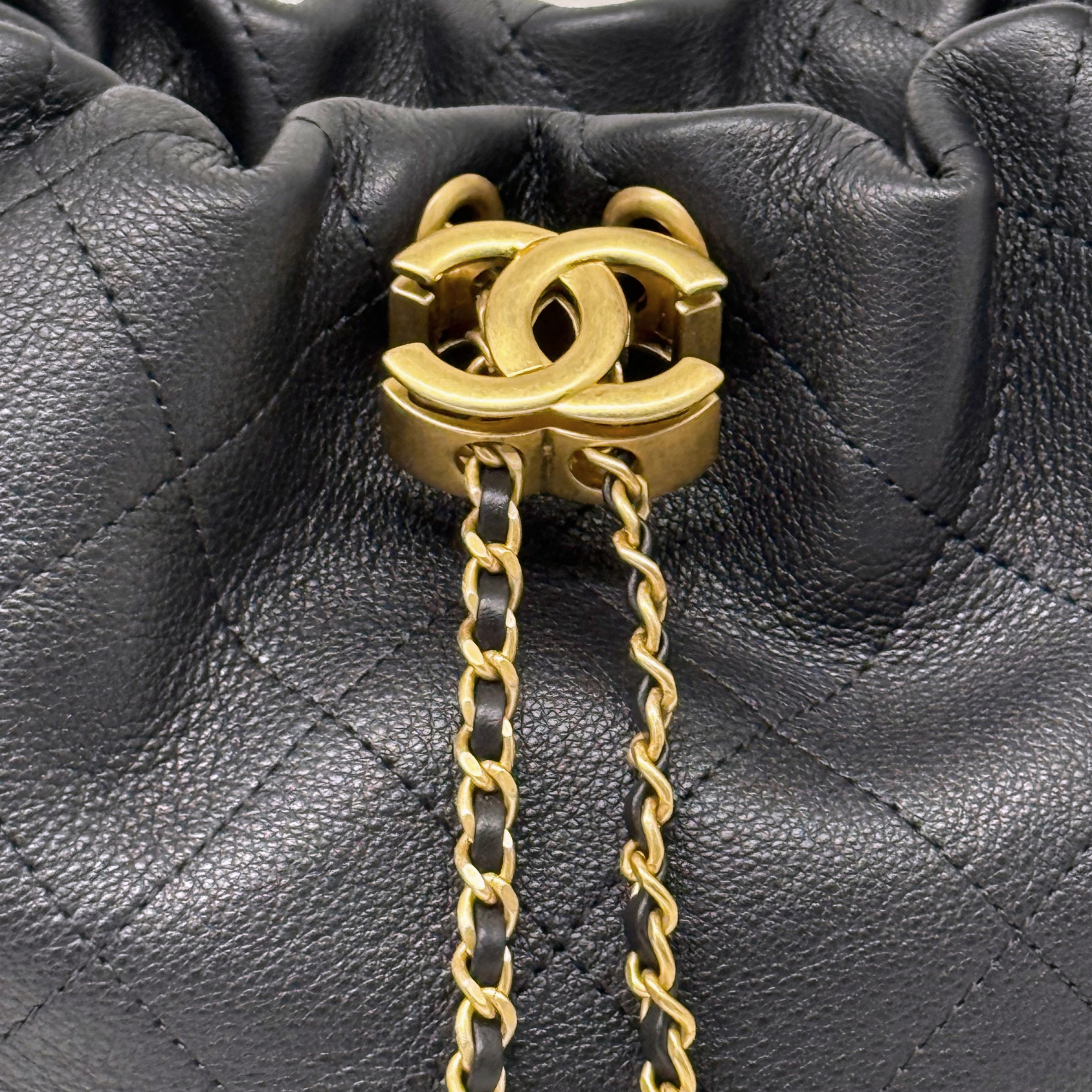 Chanel shoulder bag black