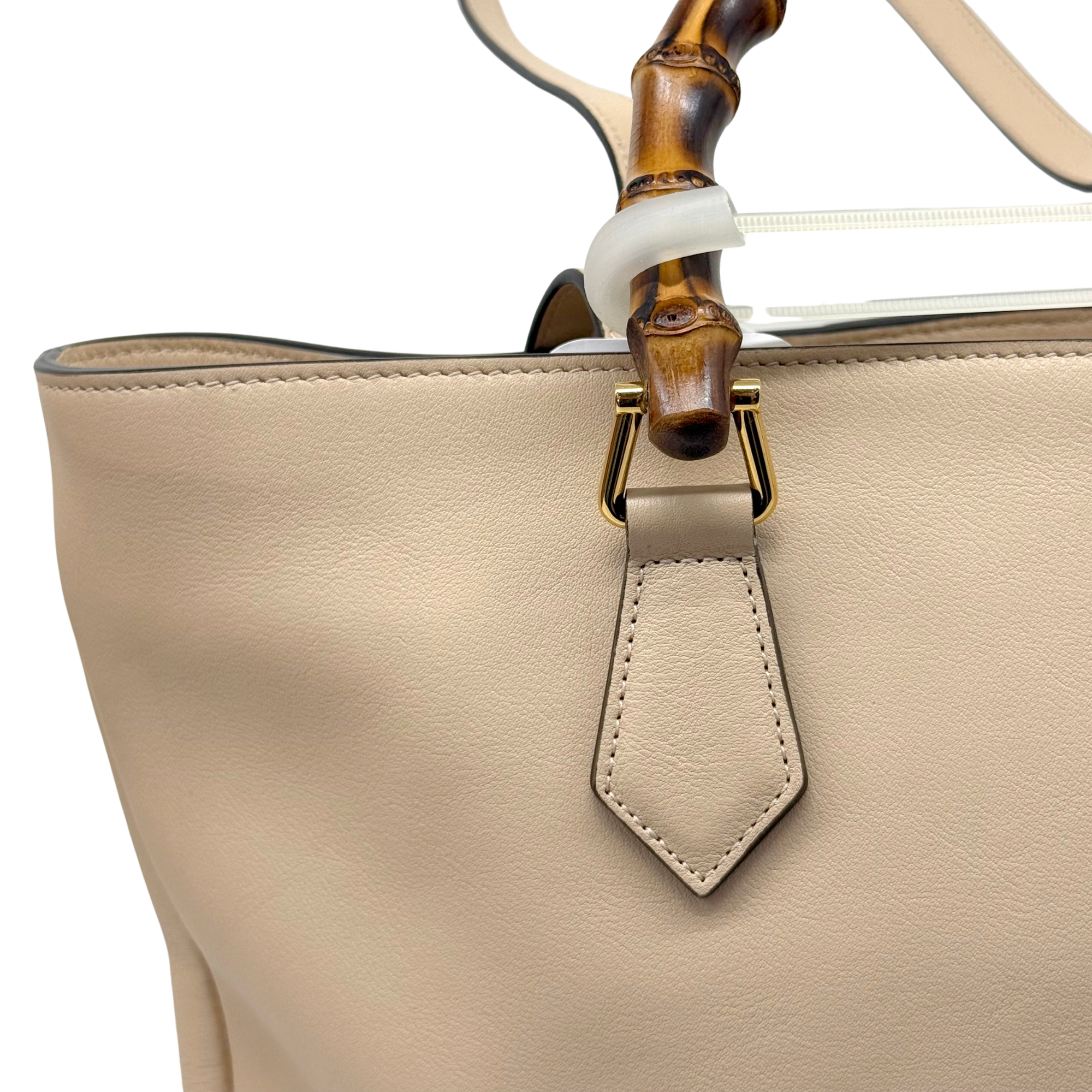Gucci beige leather Gucci Diana medium tote bag (pre-owned)