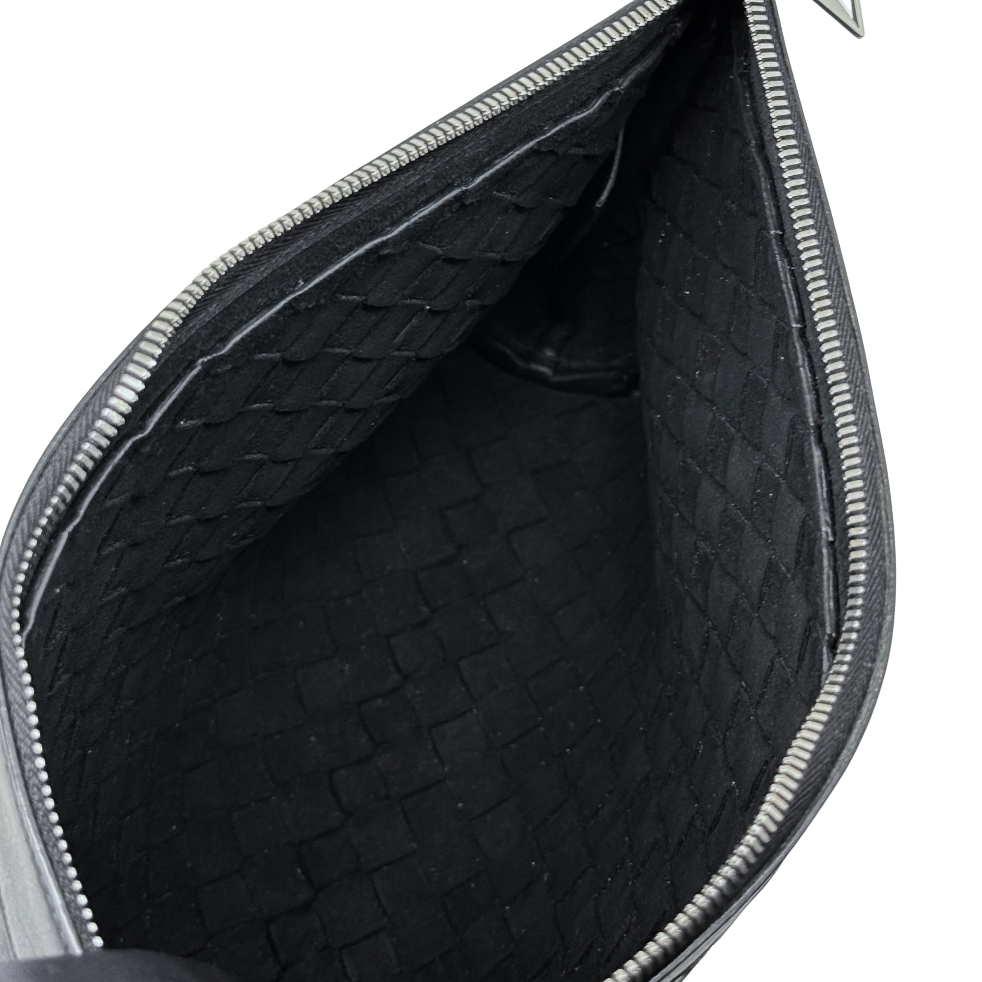 Bottega Veneta Avenue Clutch in Intrecciato Leather (pre-owned)