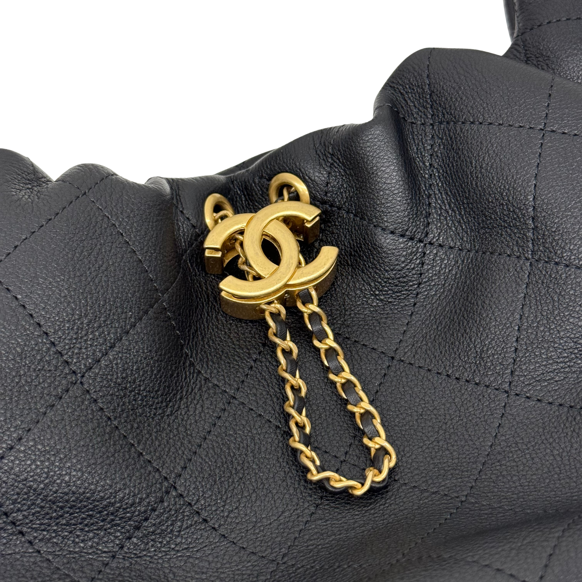 Chanel shoulder bag black