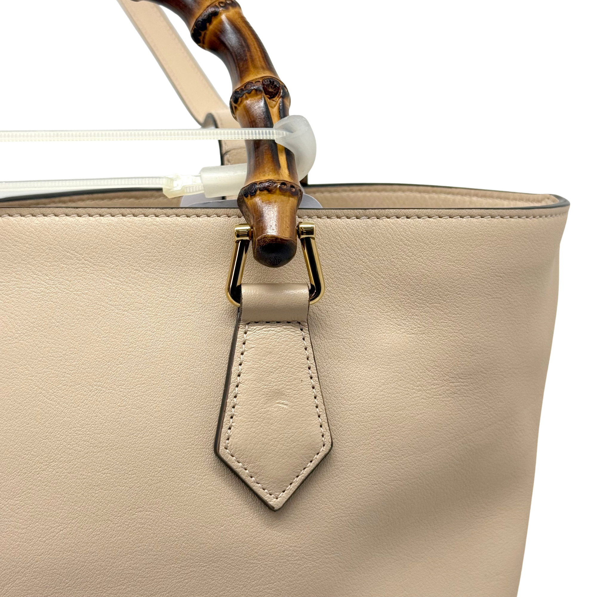 Gucci beige leather Gucci Diana medium tote bag (pre-owned)