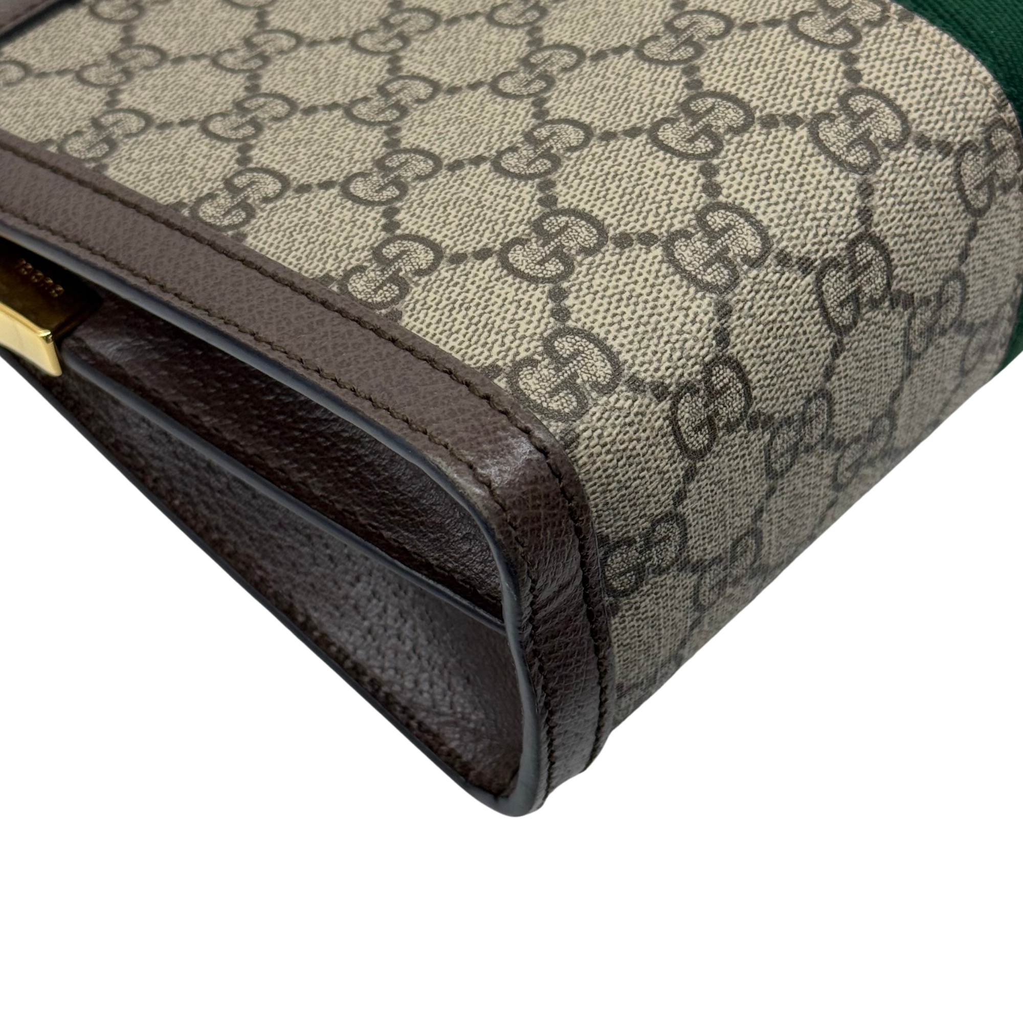 Gucci matelasse magnet
