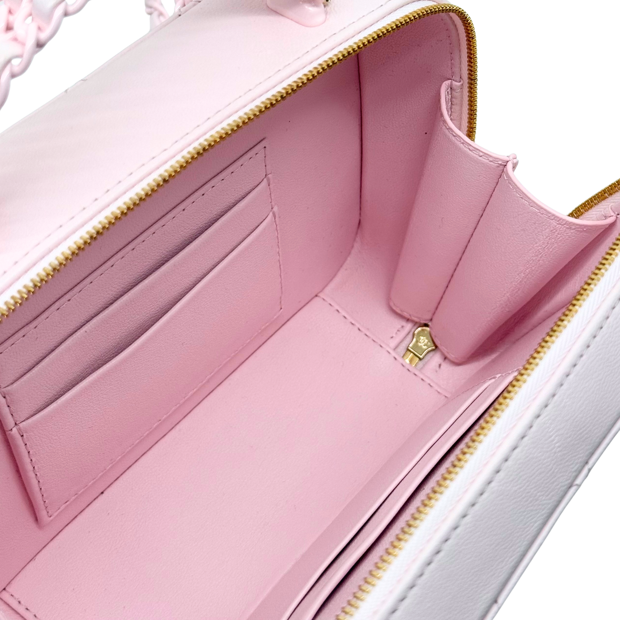 Chanel Pink Vanity Case In Lambskin & Lacquered Metal Microchipped (pre-owned)