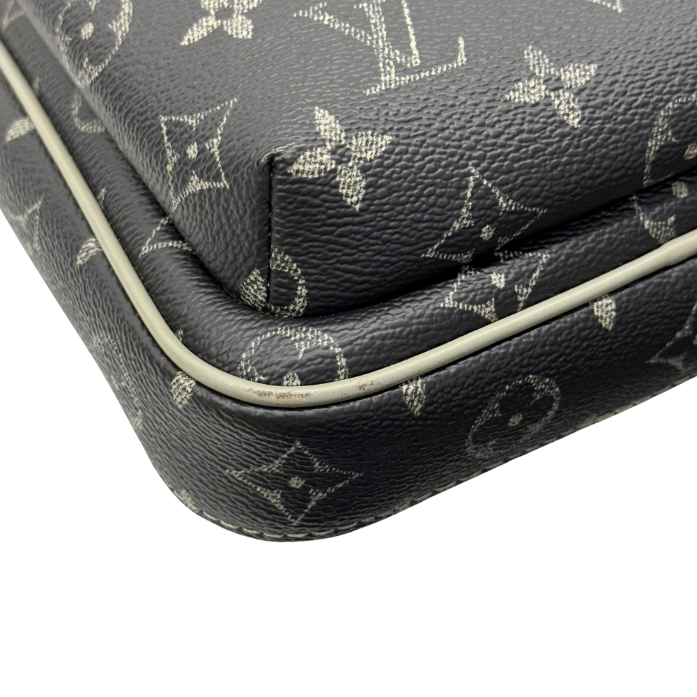 Louis Vuitton monogram crossbody bag corner with light trim piping and stitching
