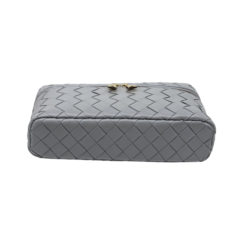 Bottega Veneta quilted leather bag, light gray, gold zip, rounded top