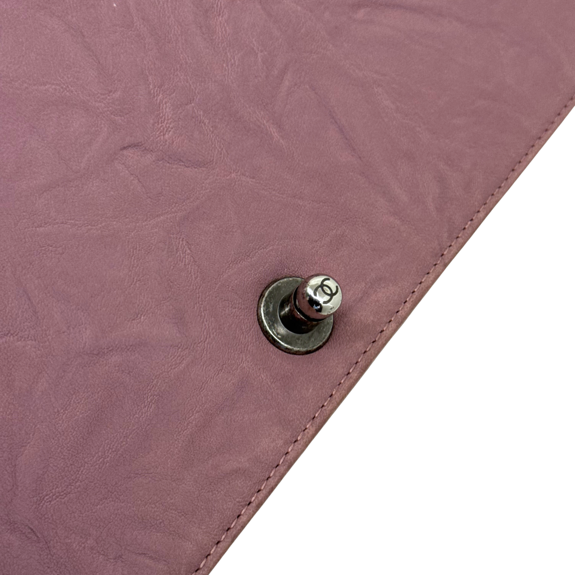 Chanel 2015-2016 Crumpled Lambskin Medium Studded Boy Flap Pink (pre-owned)