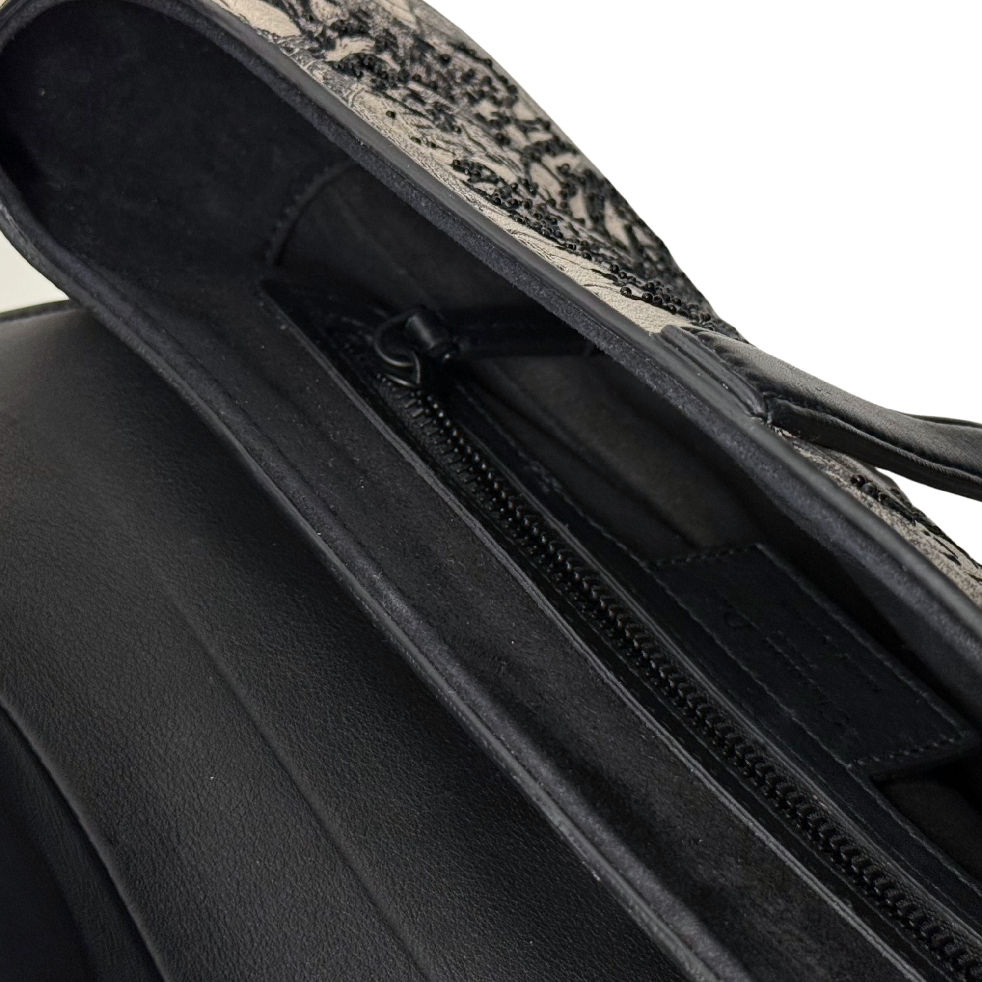 Christian Dior Calfskin Embroidered Palm Tree Toile De Jouy Saddle Bag White Black (pre-owned)