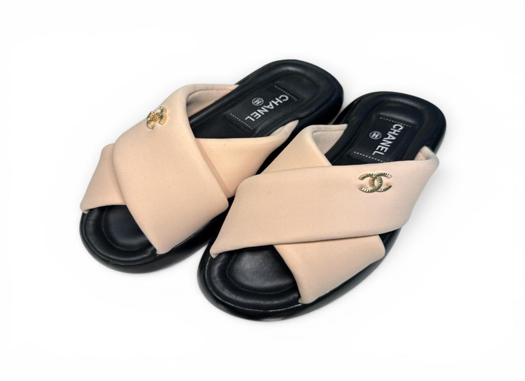 Chanel slipper